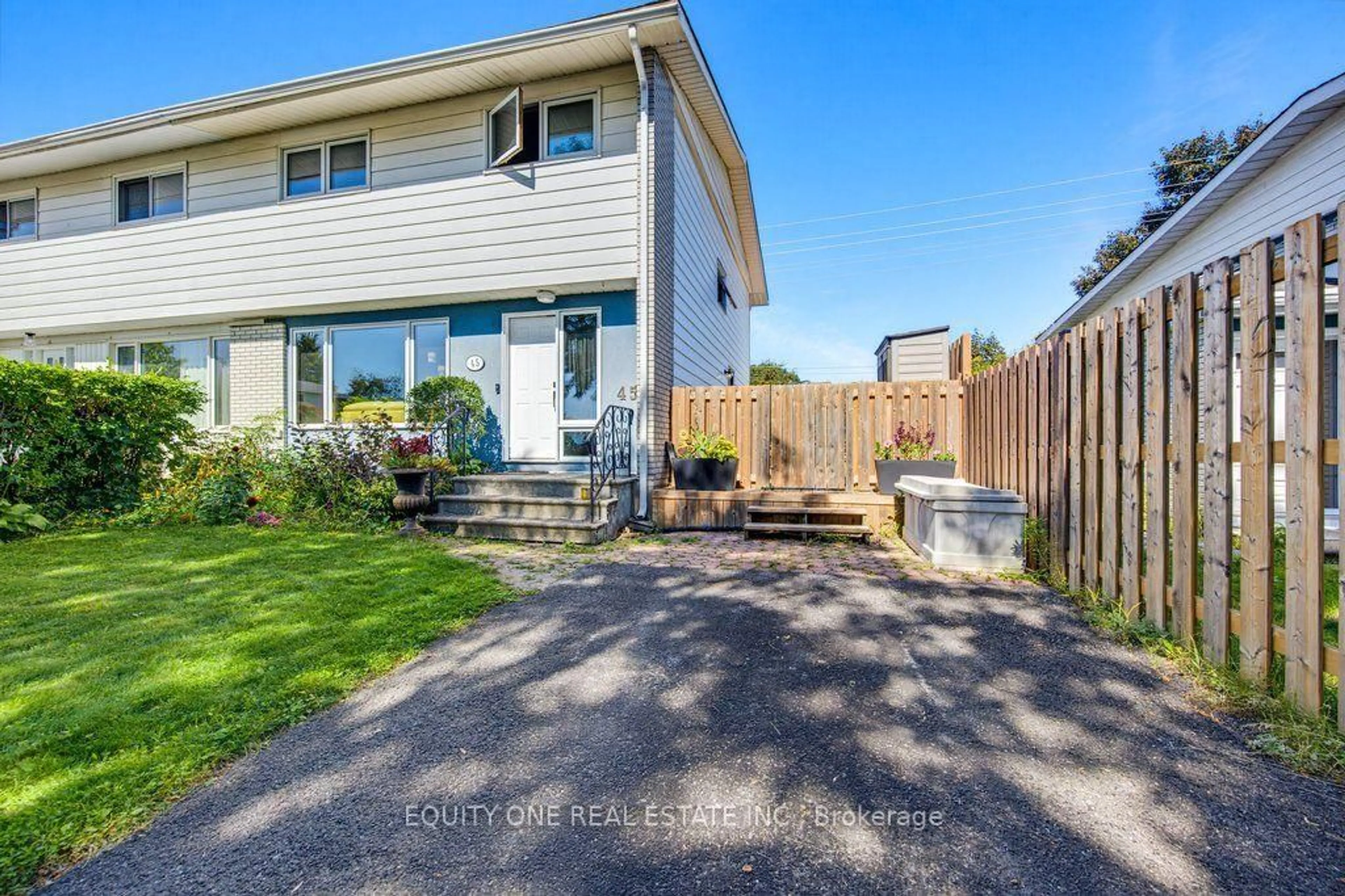 Unknown for 45 Southview Cres, Ottawa Ontario K2E 5R4