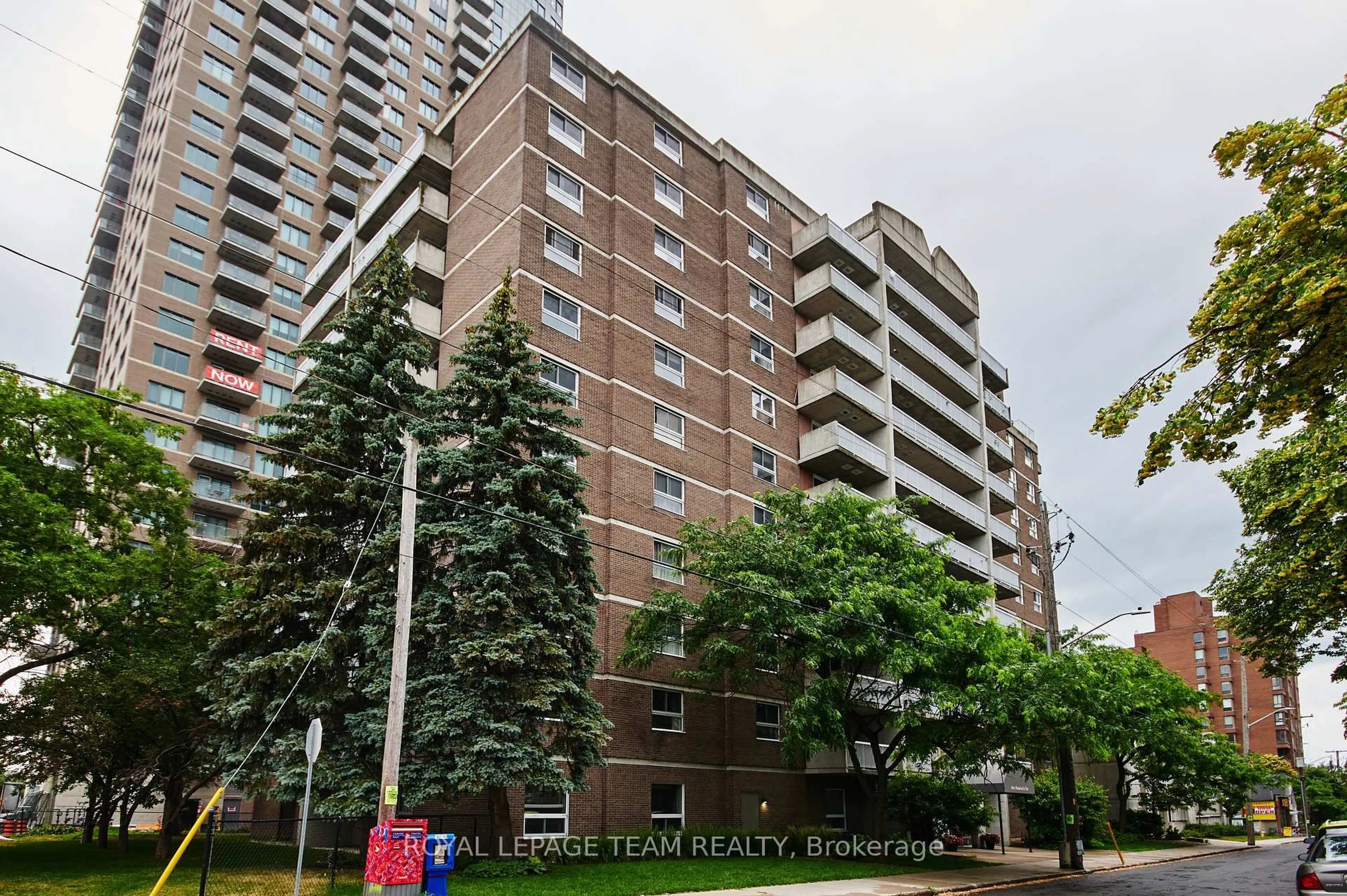 Patio, building for 110 Forward Ave #904, Ottawa Ontario K1Y 4S9