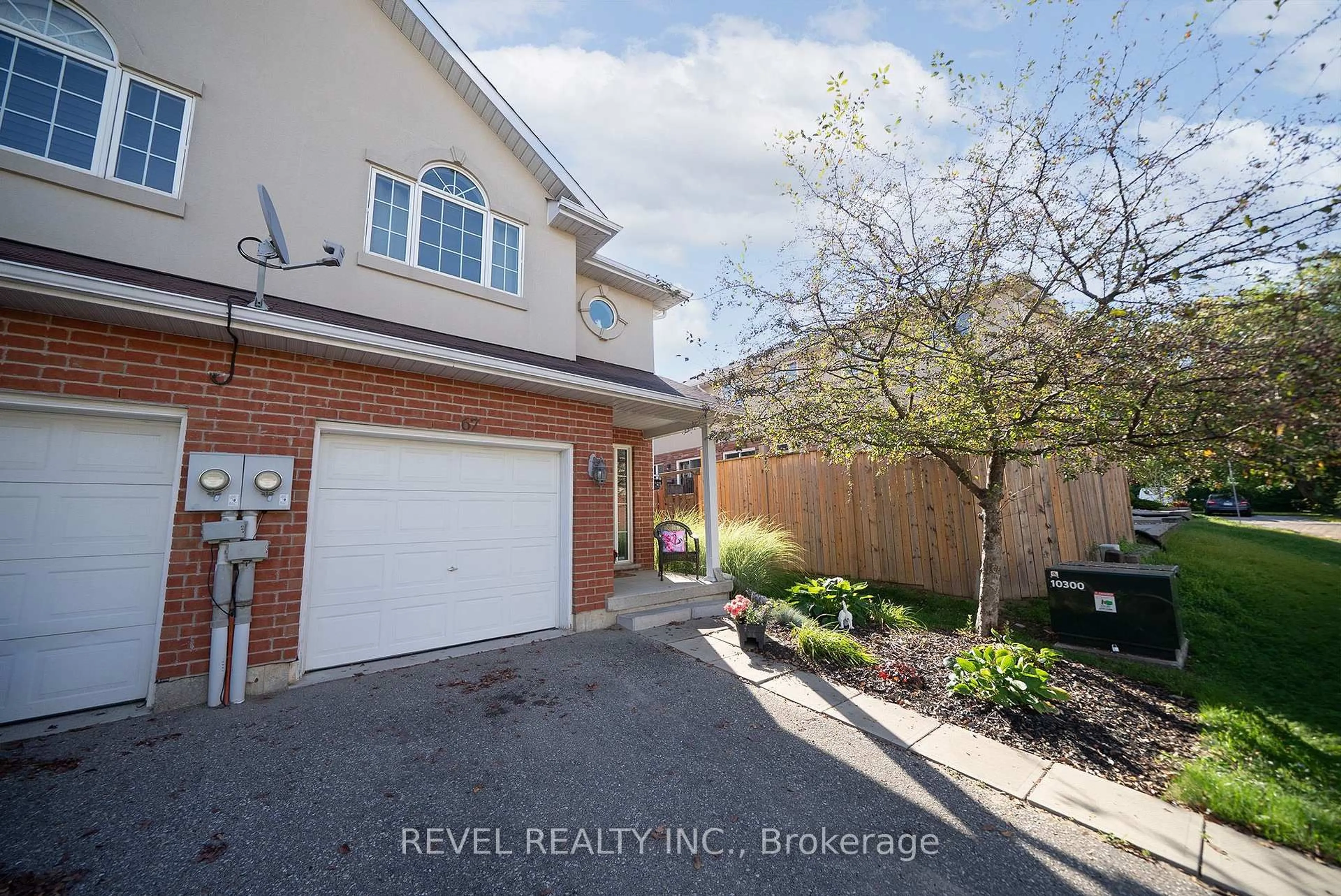 A pic from outside/outdoor area/front of a property/back of a property/a pic from drone, street for 20 McConkey Cres #67, Brantford Ontario N3S 0C1
