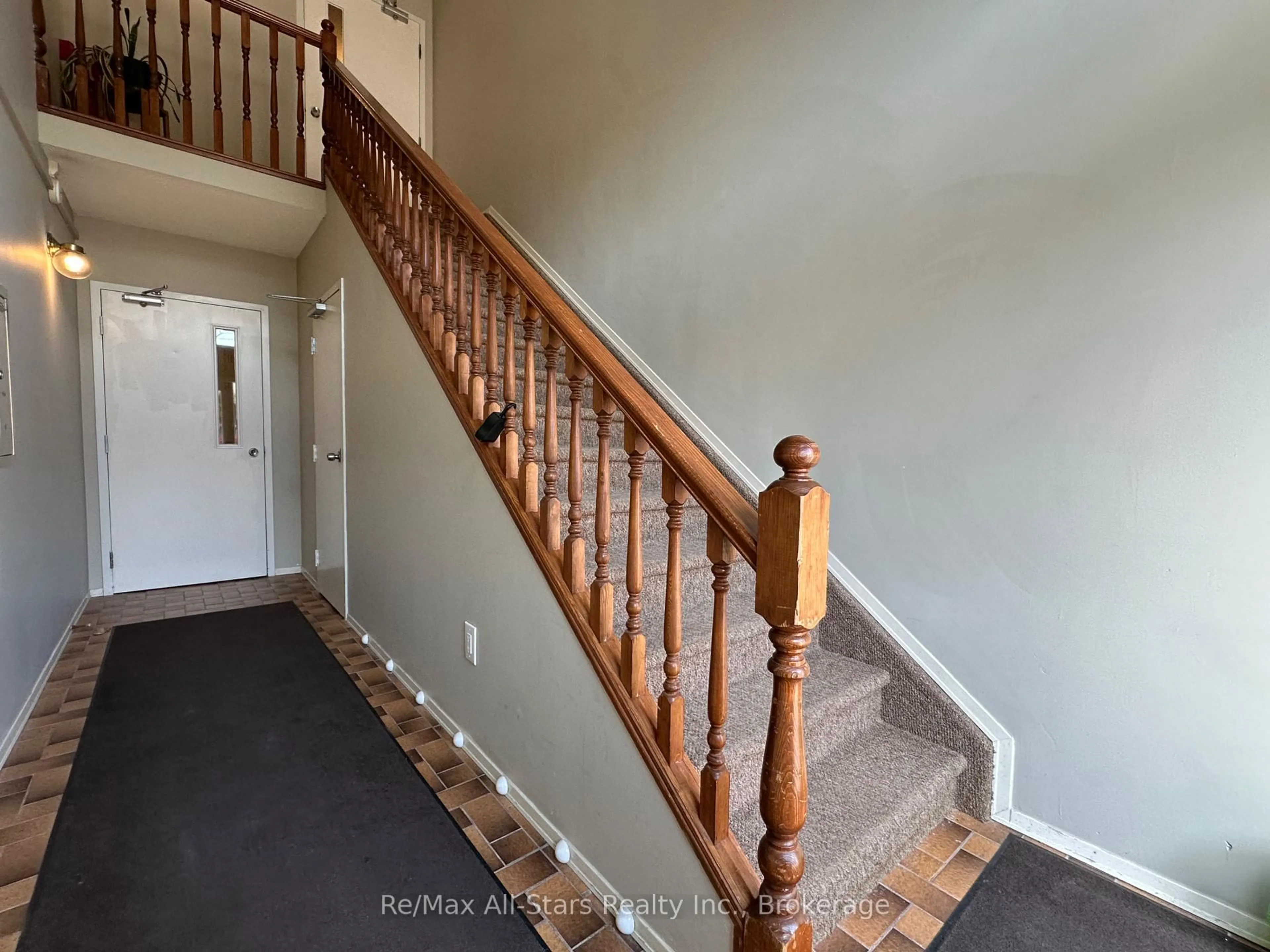 Unknown for 15 Clifton St #101, Kawartha Lakes Ontario K0M 1N0