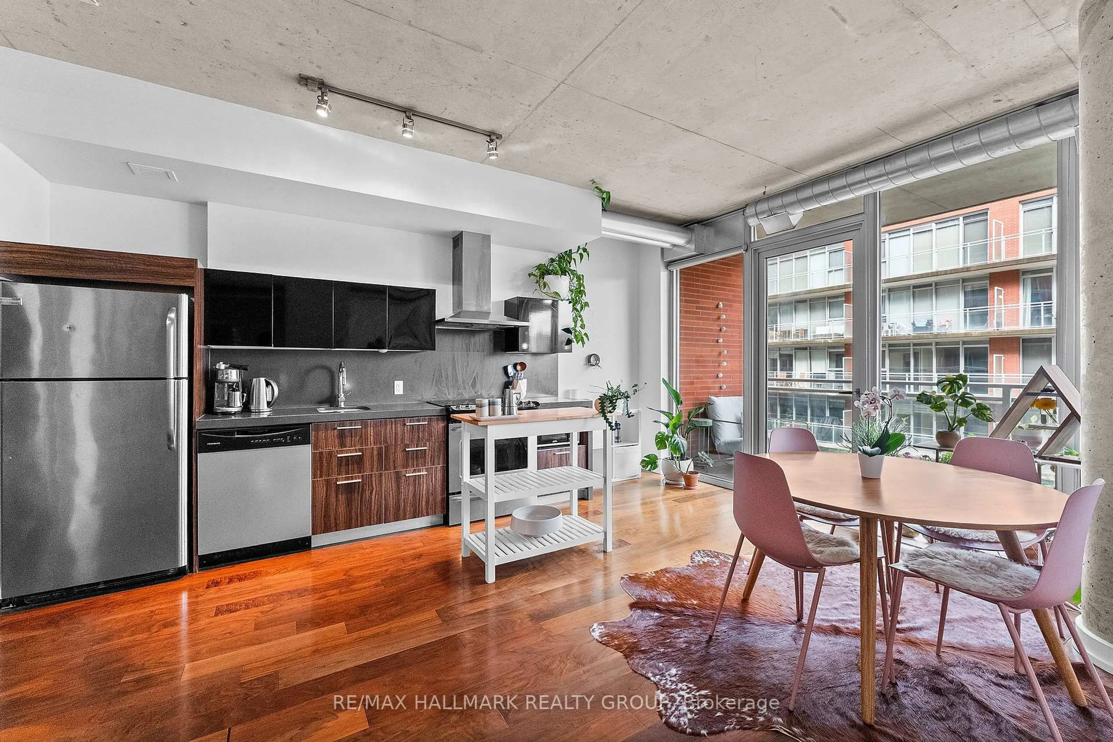 Open concept kitchen, unknown for 360 Mcleod St #515, Ottawa Ontario K2P 1A9