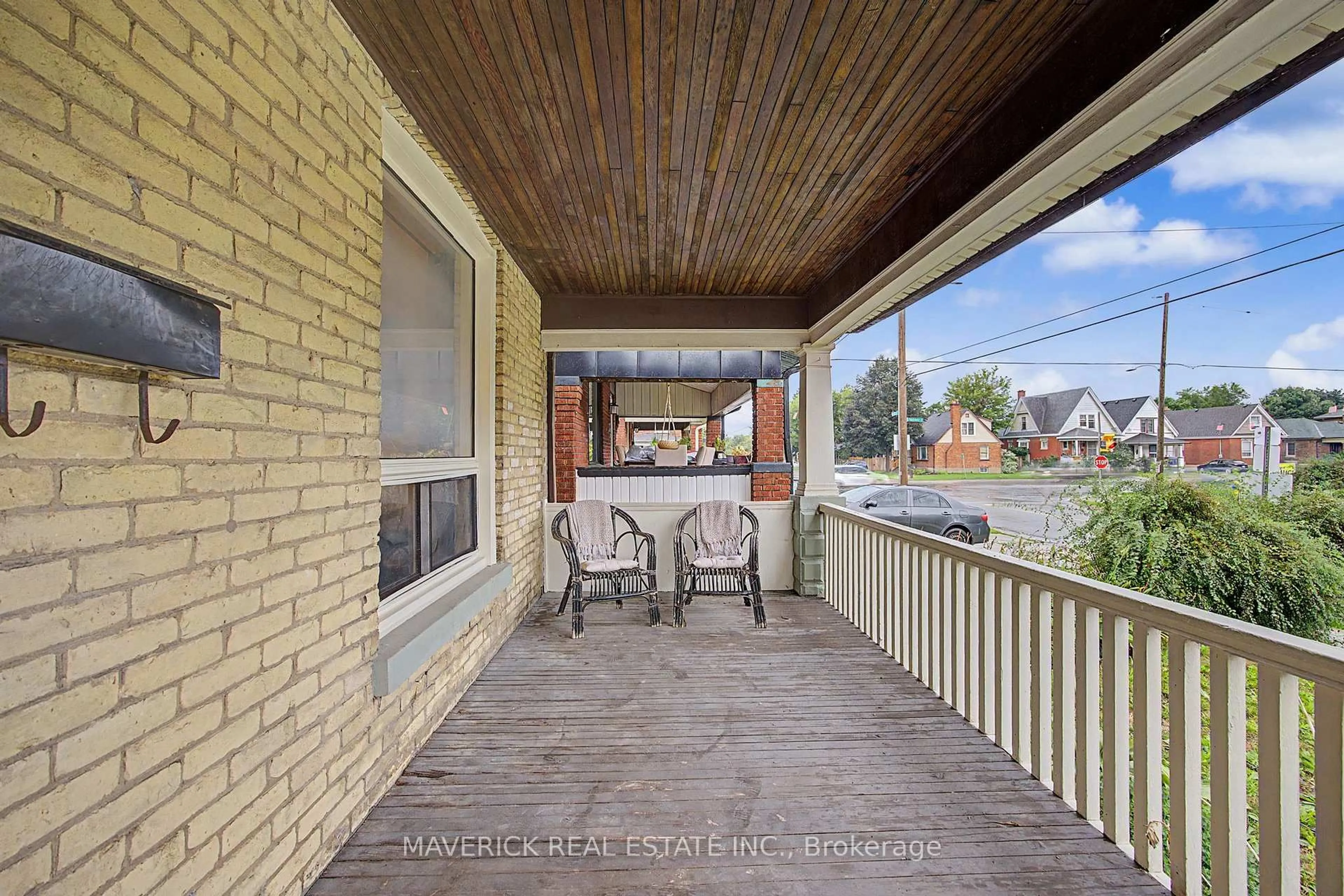 Patio, street for 320 ASHLAND Ave, London East Ontario N5W 4E6