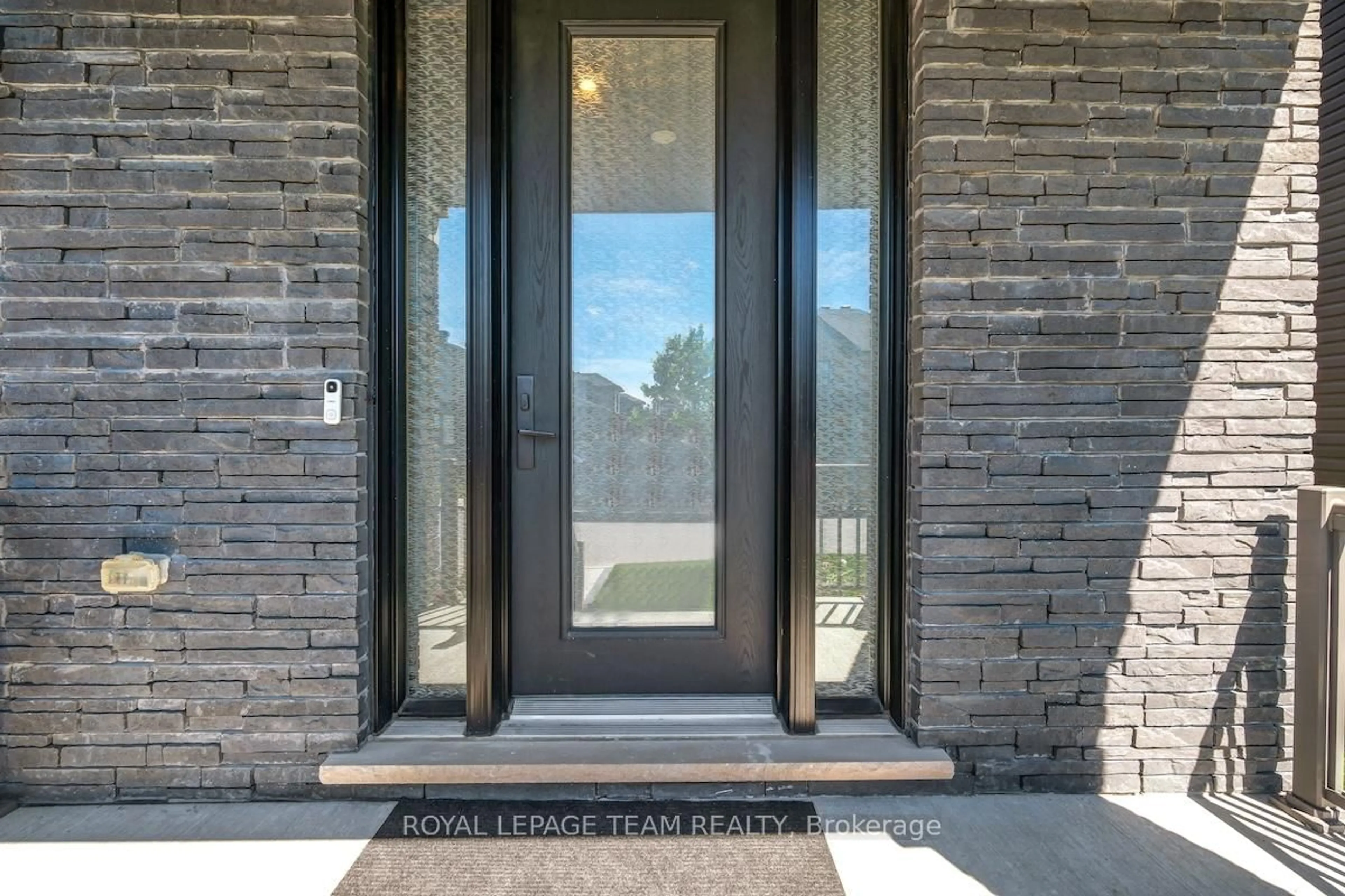 Indoor entryway for 76 Ascari Rd, Manotick Ontario K4M 0M6