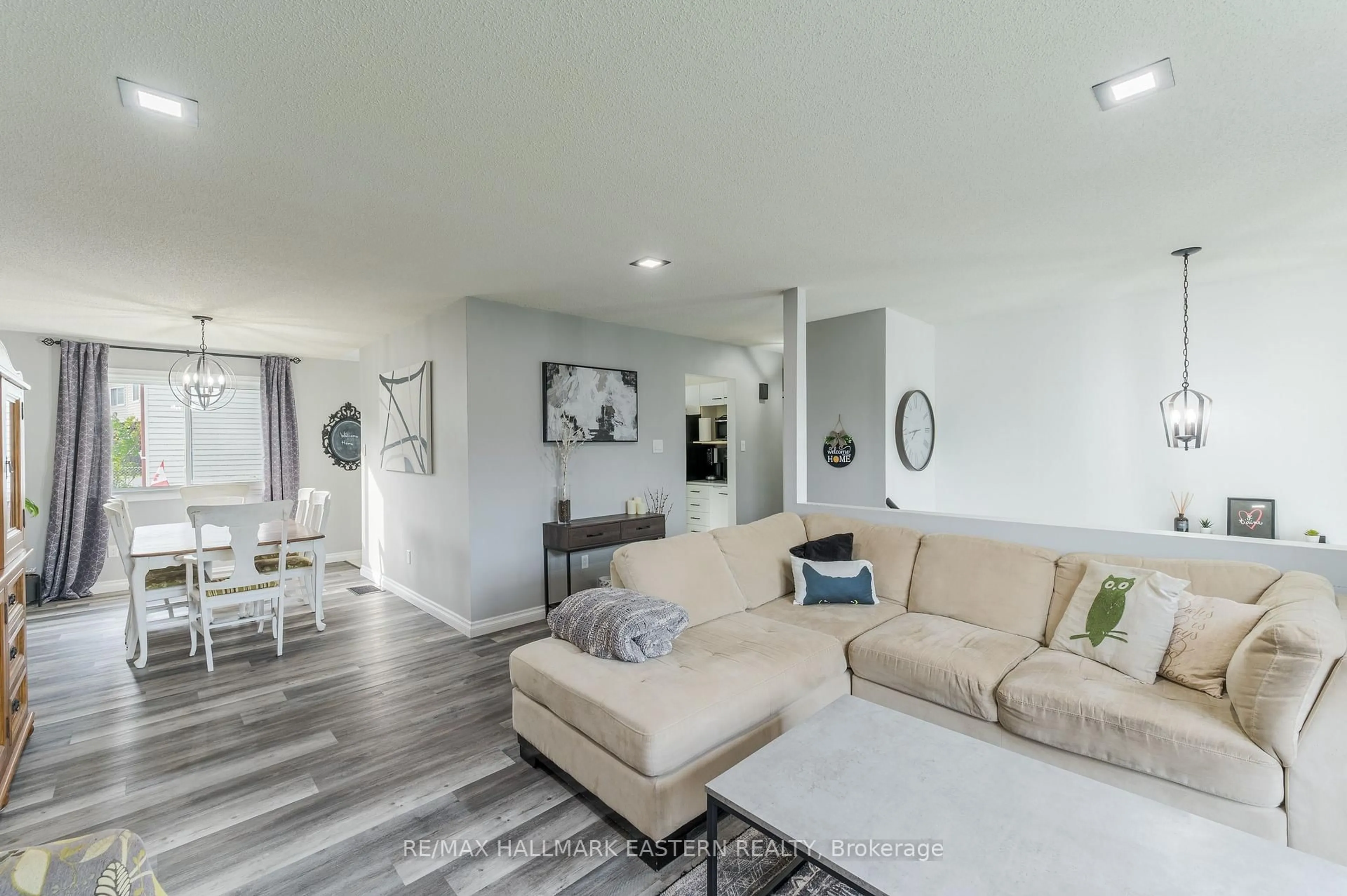 Living room with furniture, unknown for 1663 Ramblewood Dr, Peterborough Ontario K9K 2B1