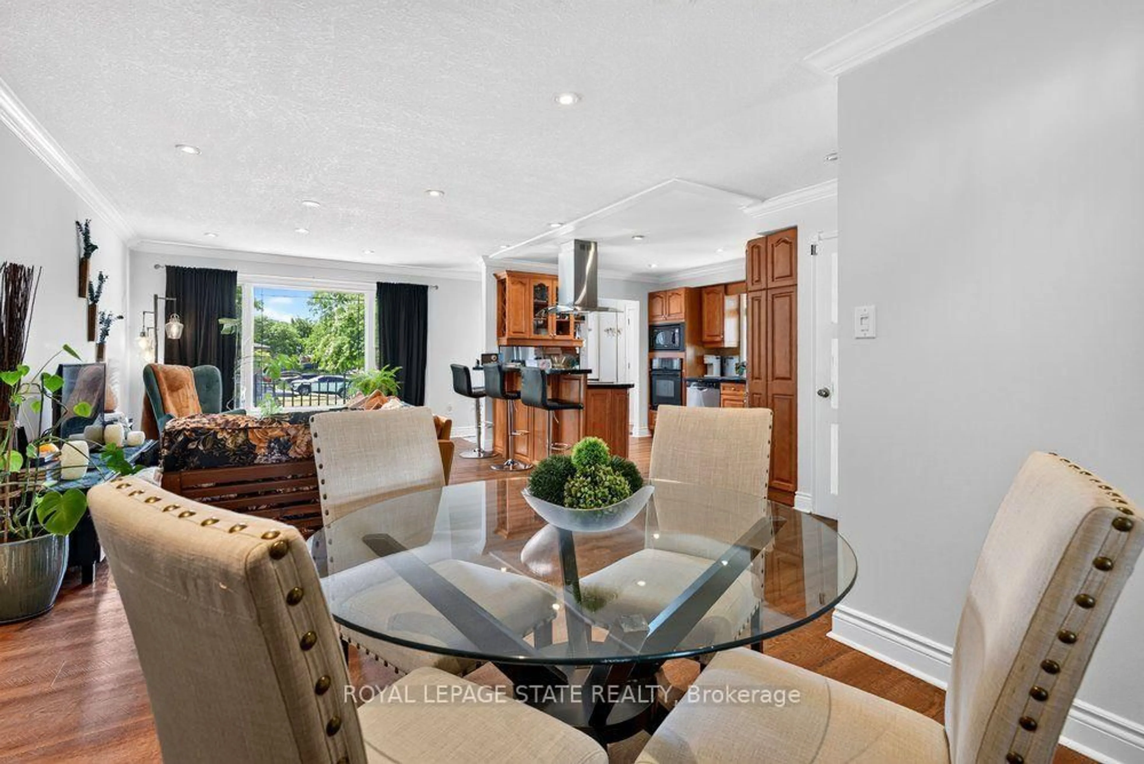 Open concept kitchen, unknown for 102 Birchlawn Dr, Hamilton Ontario L8G 4B7