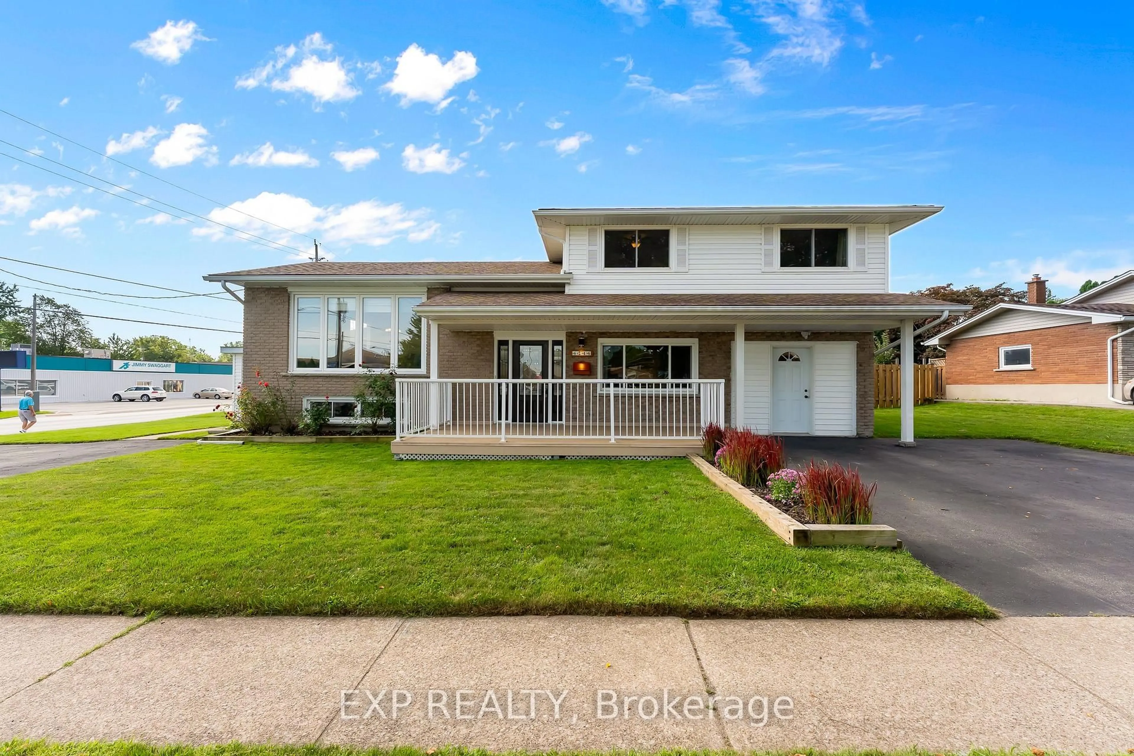 Home with vinyl exterior material, unknown for 6246 Glengate St, Niagara Falls Ontario L2E 5S3
