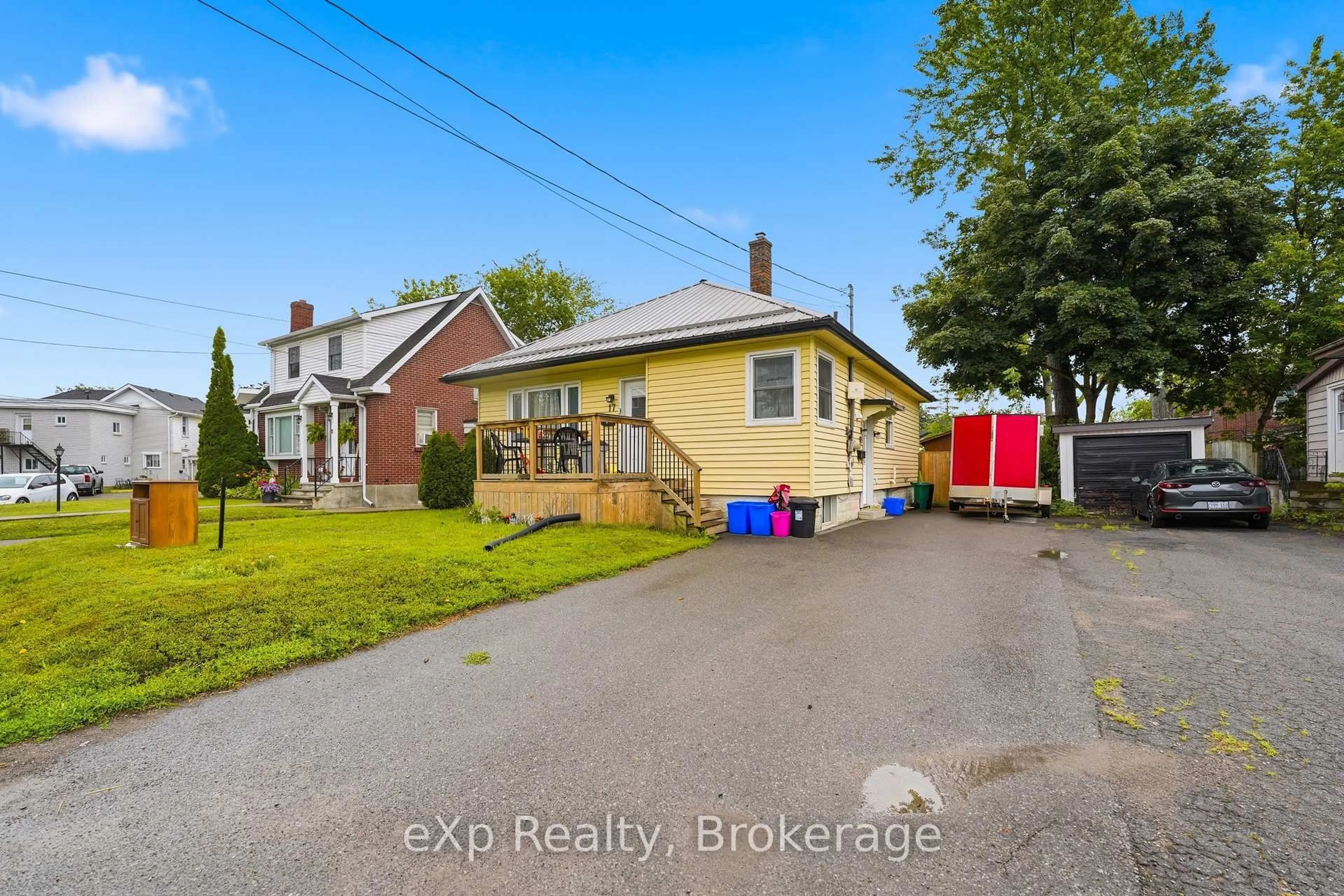 A pic from outside/outdoor area/front of a property/back of a property/a pic from drone, street for 17 Burton St, Belleville Ontario K8P 1E5
