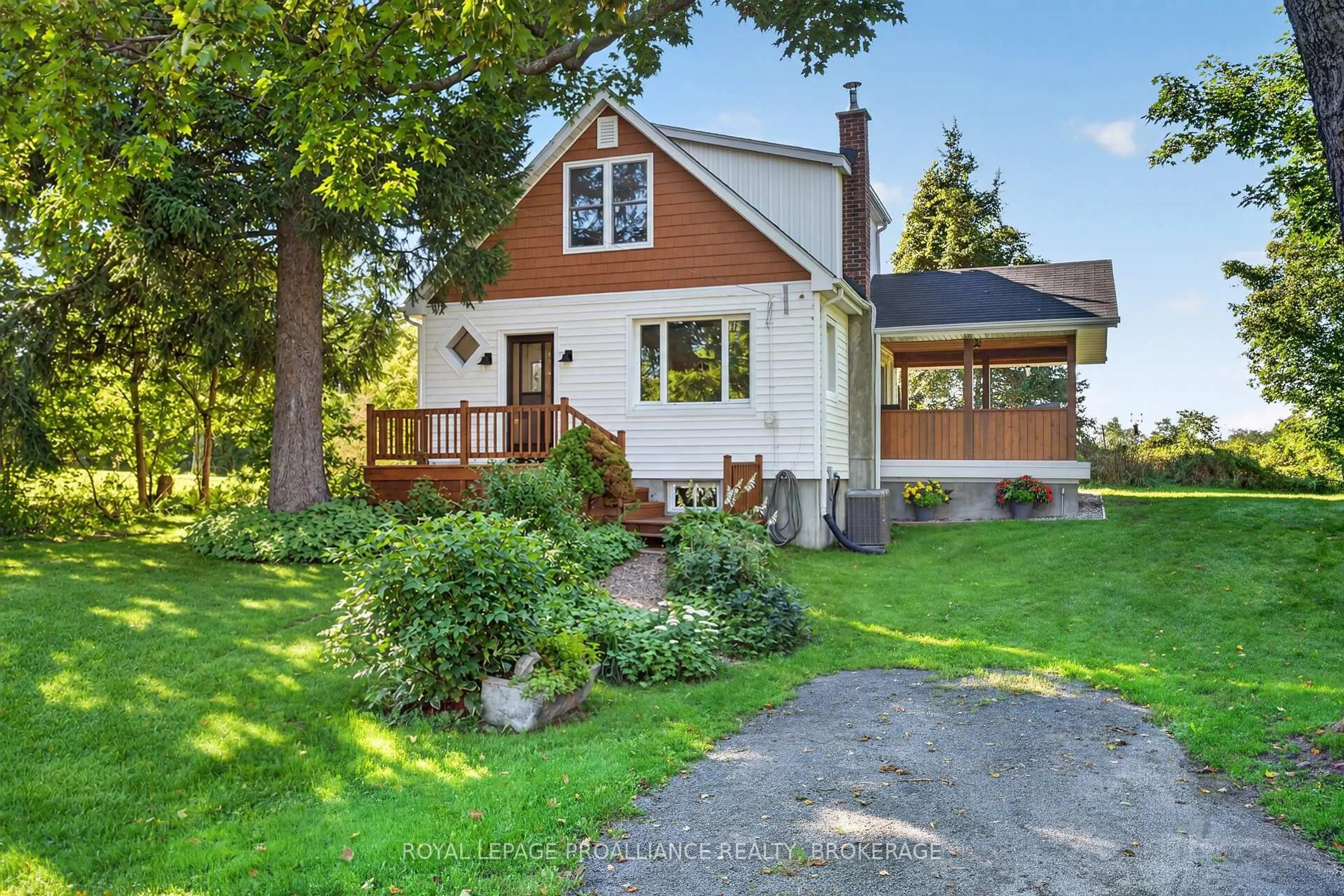 Home with vinyl exterior material, street for 2693 Rutledge Rd, Sydenham Ontario K0H 2T0