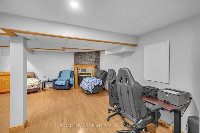 490 Devonshire Ave, Woodstock 2