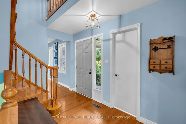 490 Devonshire Ave, Woodstock 5