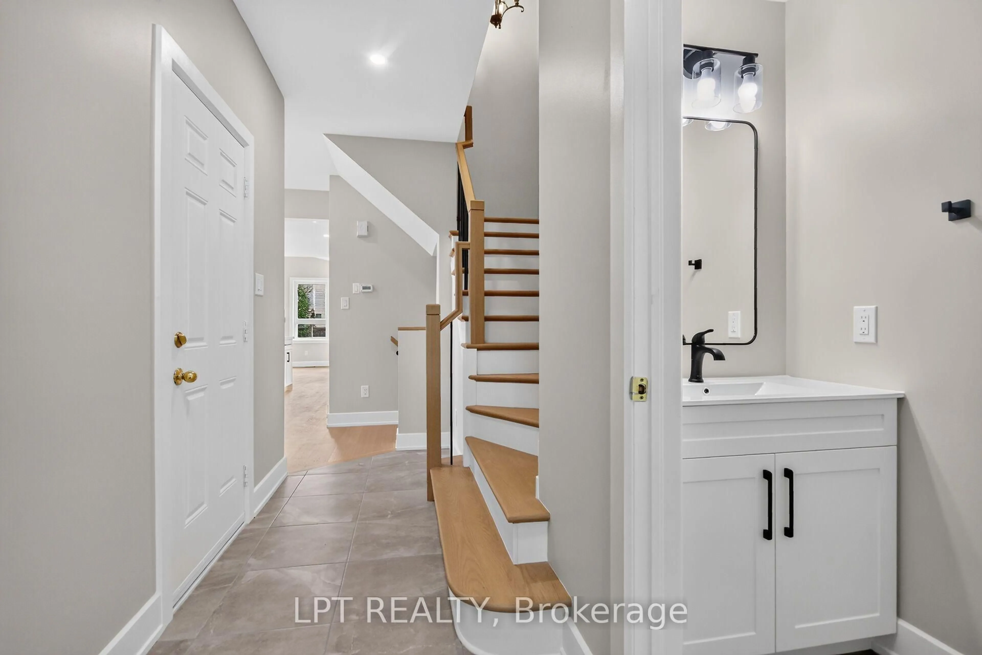 Indoor entryway for 97 Black Bear Way, Stittsville Ontario K2S 2G6