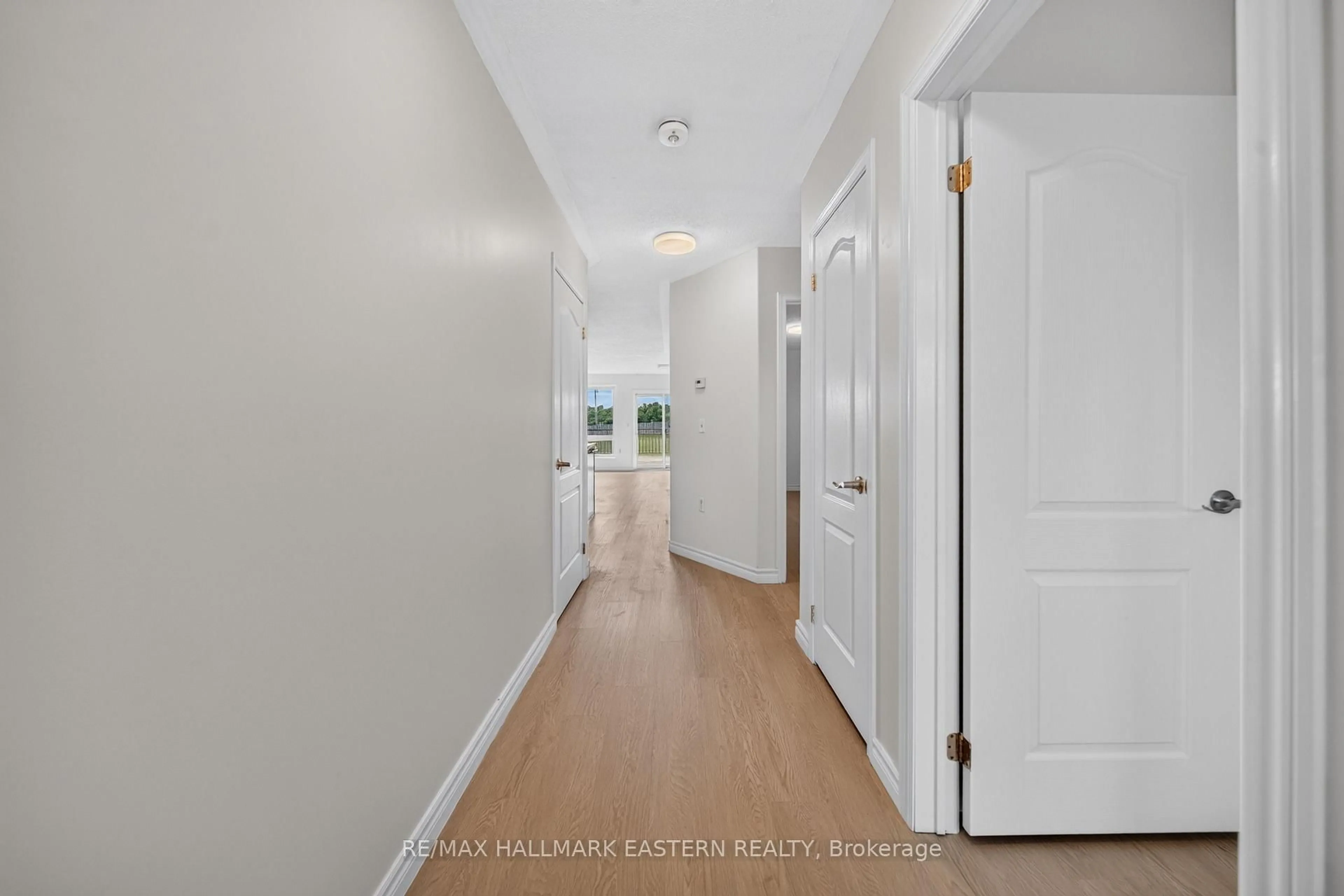 Indoor entryway for 656 CLANCY Cres, Peterborough Ontario K9K 2S3
