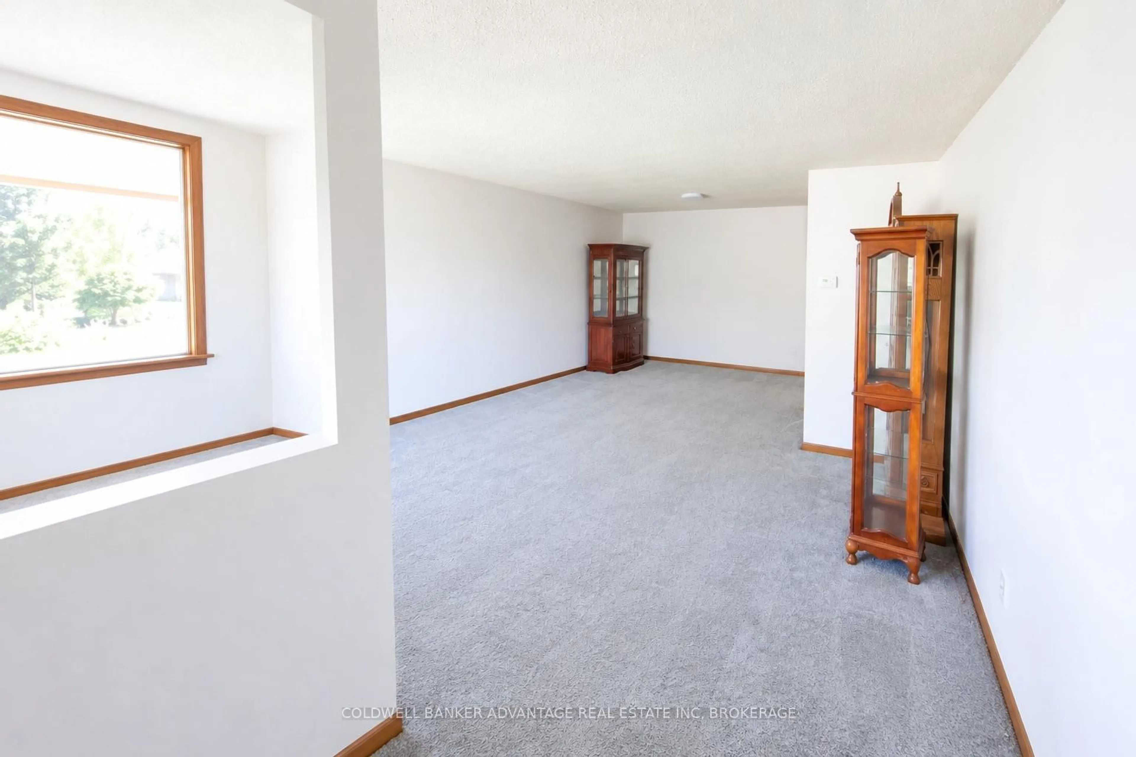 A pic of a room for 140 Commercial St, Welland Ontario L3B 5Z3