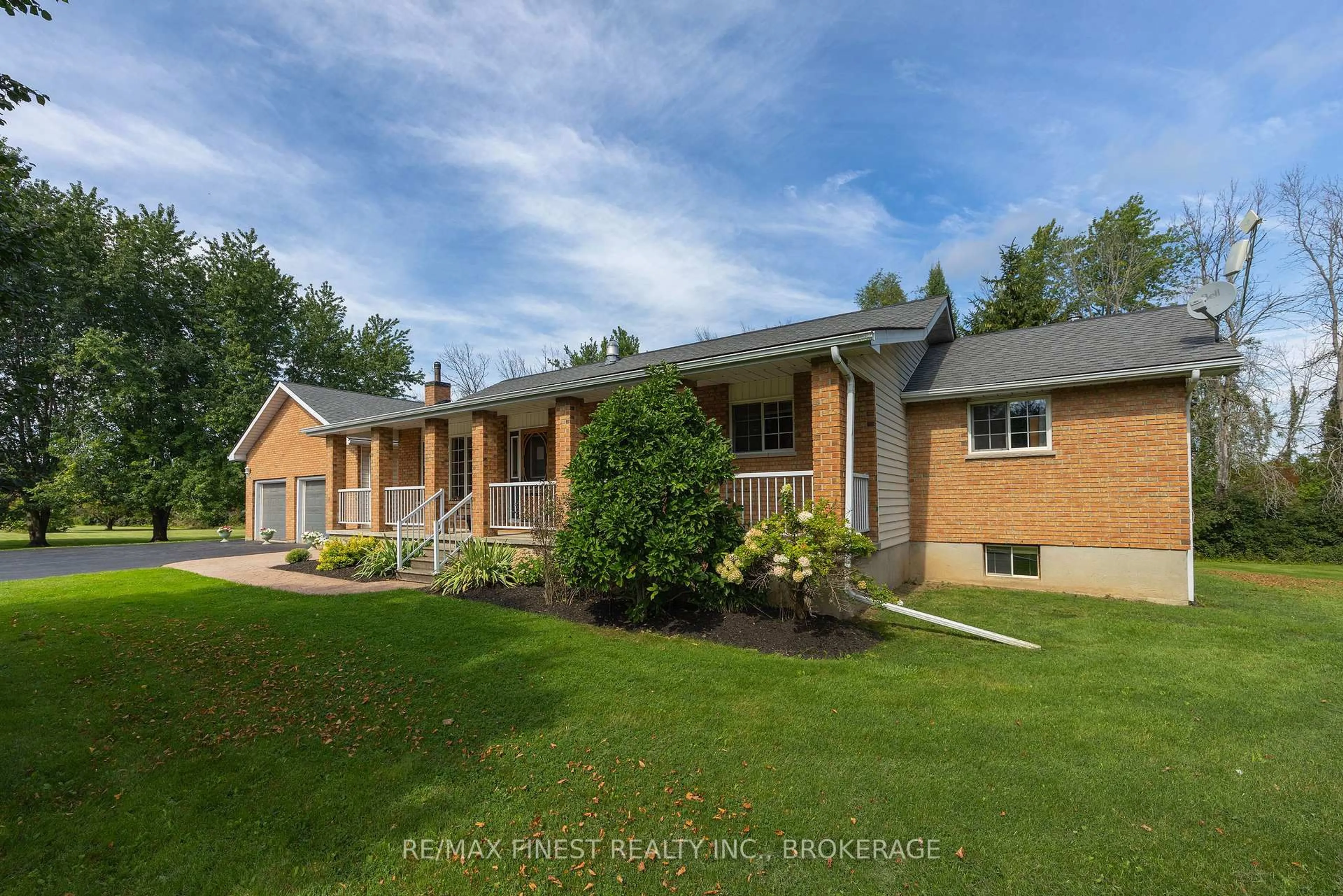 A pic from outside/outdoor area/front of a property/back of a property/a pic from drone, unknown for 995 Bridge St, Greater Napanee Ontario K7R 3L1