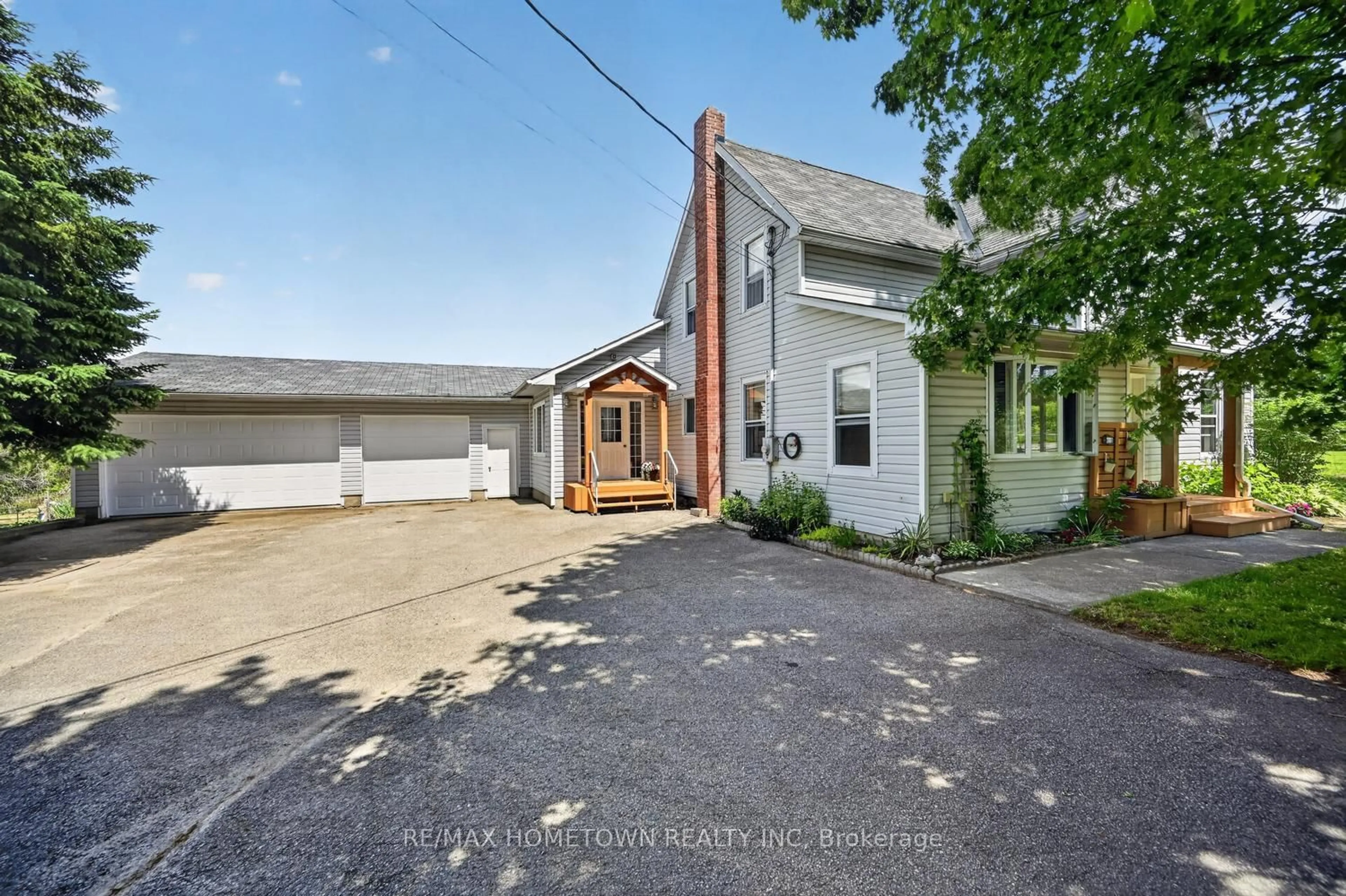 A pic from outside/outdoor area/front of a property/back of a property/a pic from drone, street for 8110 Wiltsie Rd, Augusta Ontario K0G 1R0