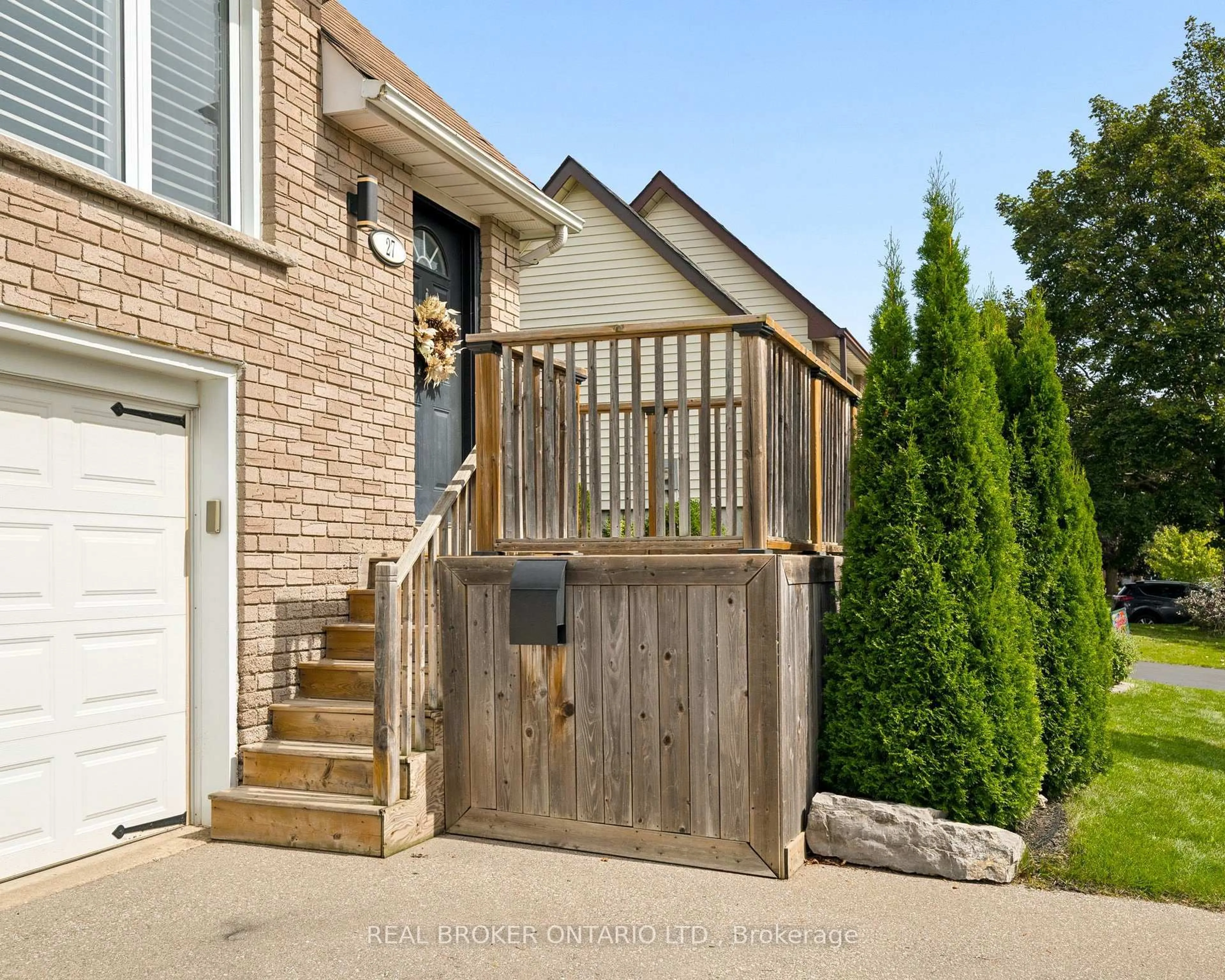 Unknown for 27 Nickolas Cres, Cambridge Ontario N3C 3L7