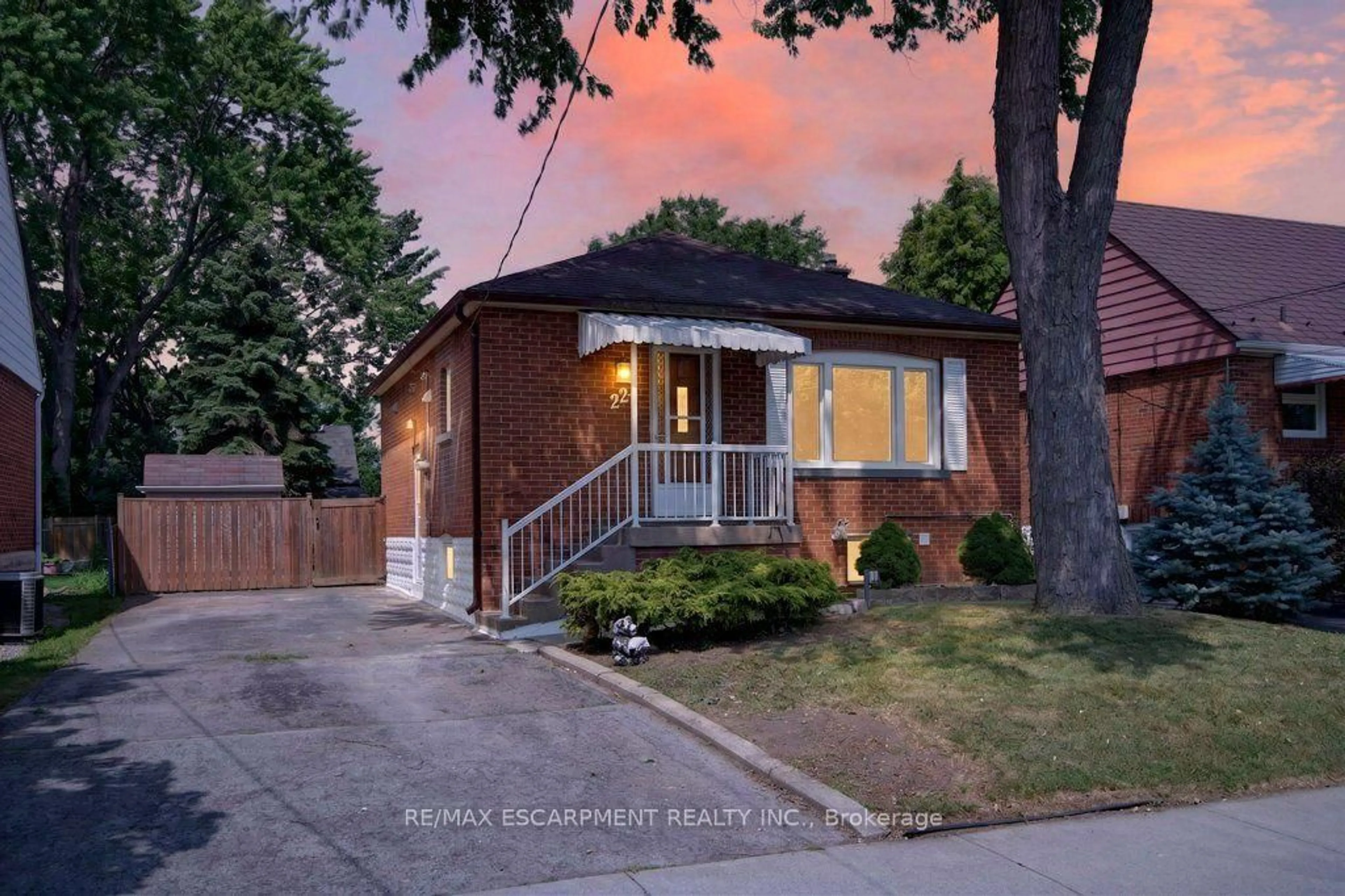 Home with brick exterior material, street for 220 EAST 13TH St, Hamilton Ontario L9A 3Z7