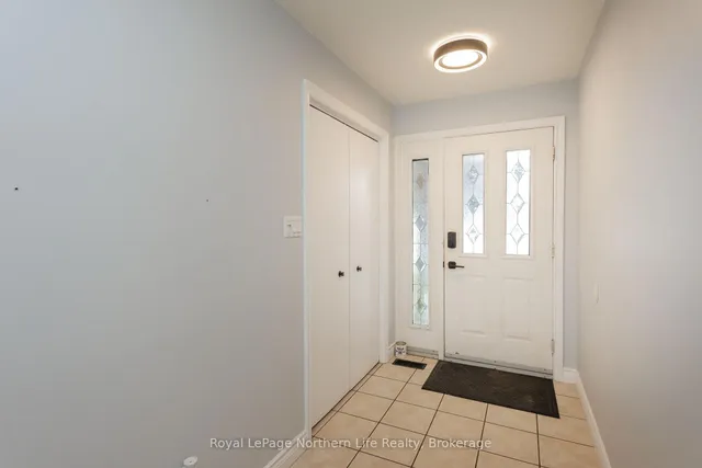 476 Maplewood Ave, North Bay 2