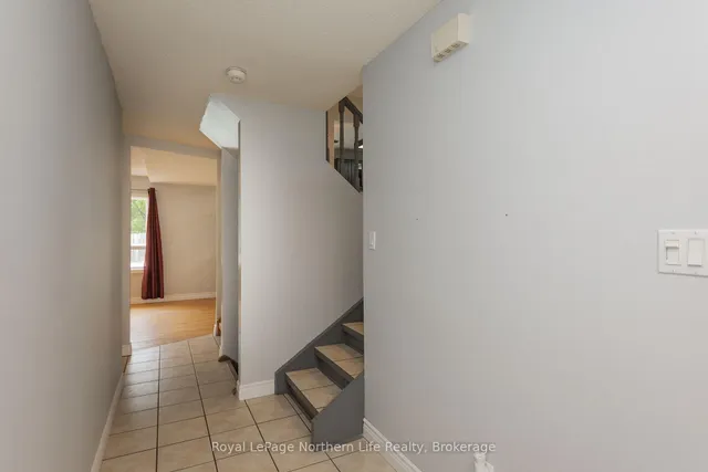476 Maplewood Ave, North Bay 3