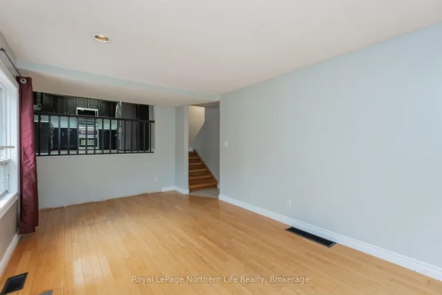 476 Maplewood Ave, North Bay 5