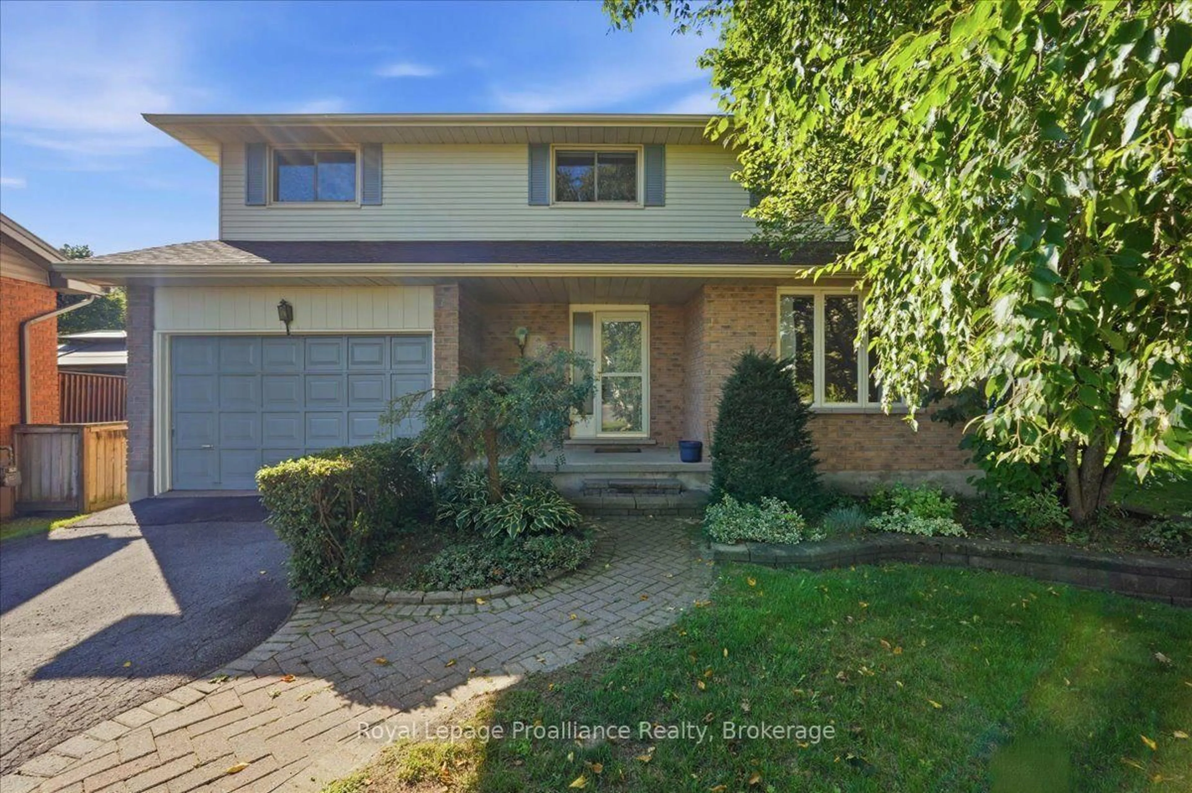 Home with brick exterior material, street for 125 Tracey Park Dr, Belleville Ontario K8P 5C7