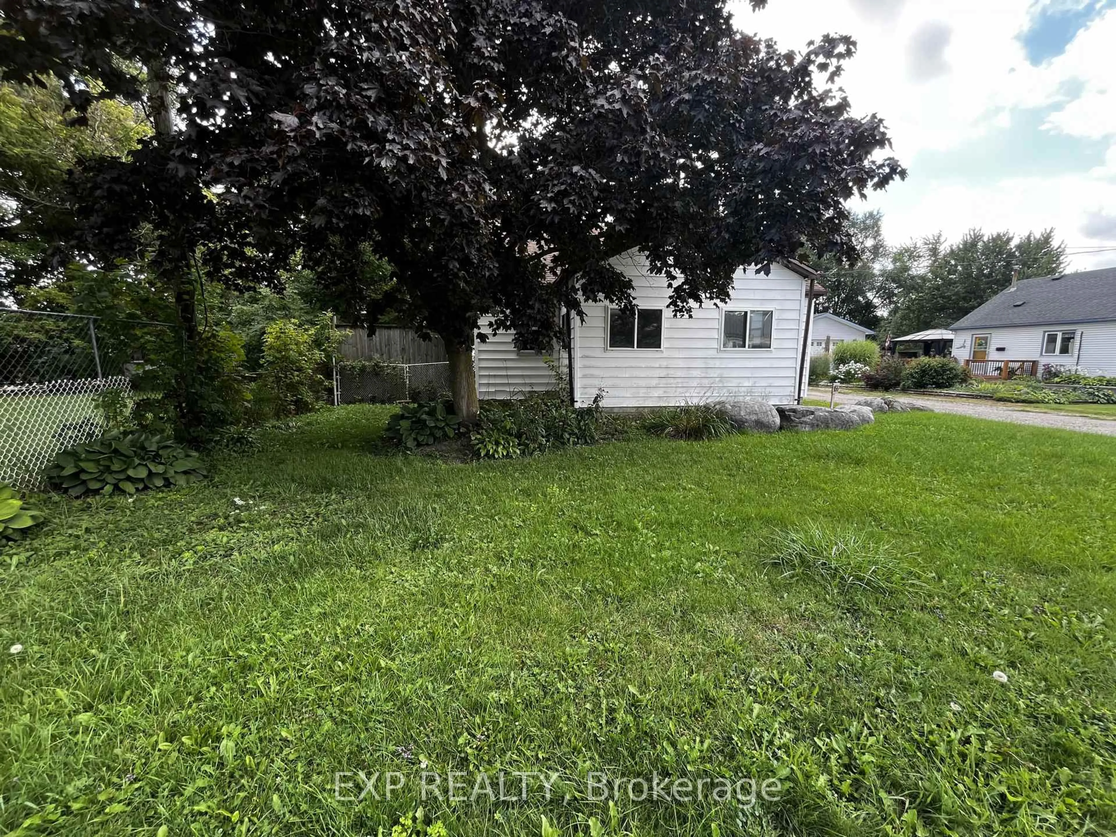 A pic from outside/outdoor area/front of a property/back of a property/a pic from drone, street for 155 North St, Southwest Middlesex Ontario N0L 1M0