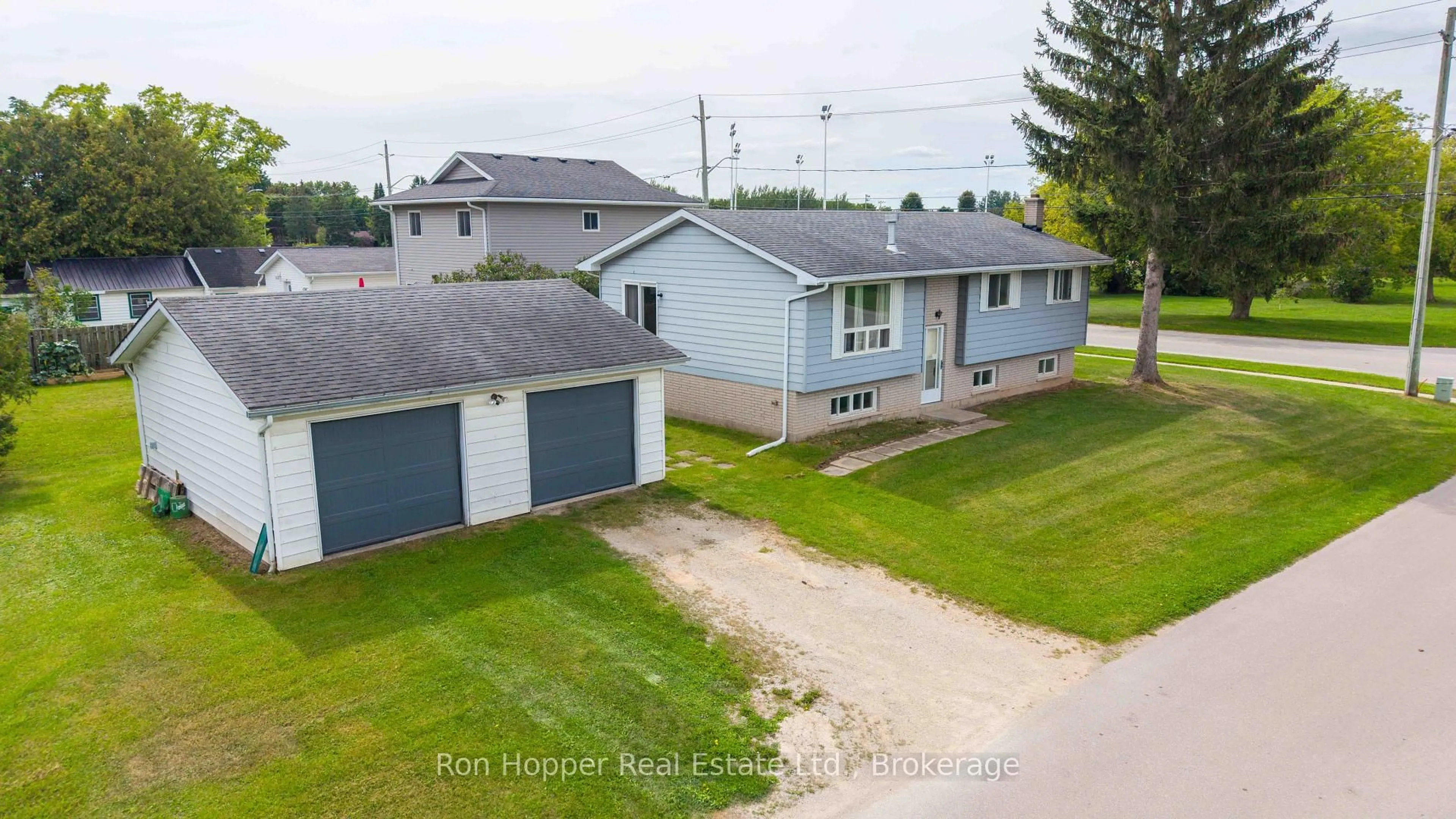 A pic from outside/outdoor area/front of a property/back of a property/a pic from drone, street for 1885 9th Ave, Owen Sound Ontario N4K 3G8