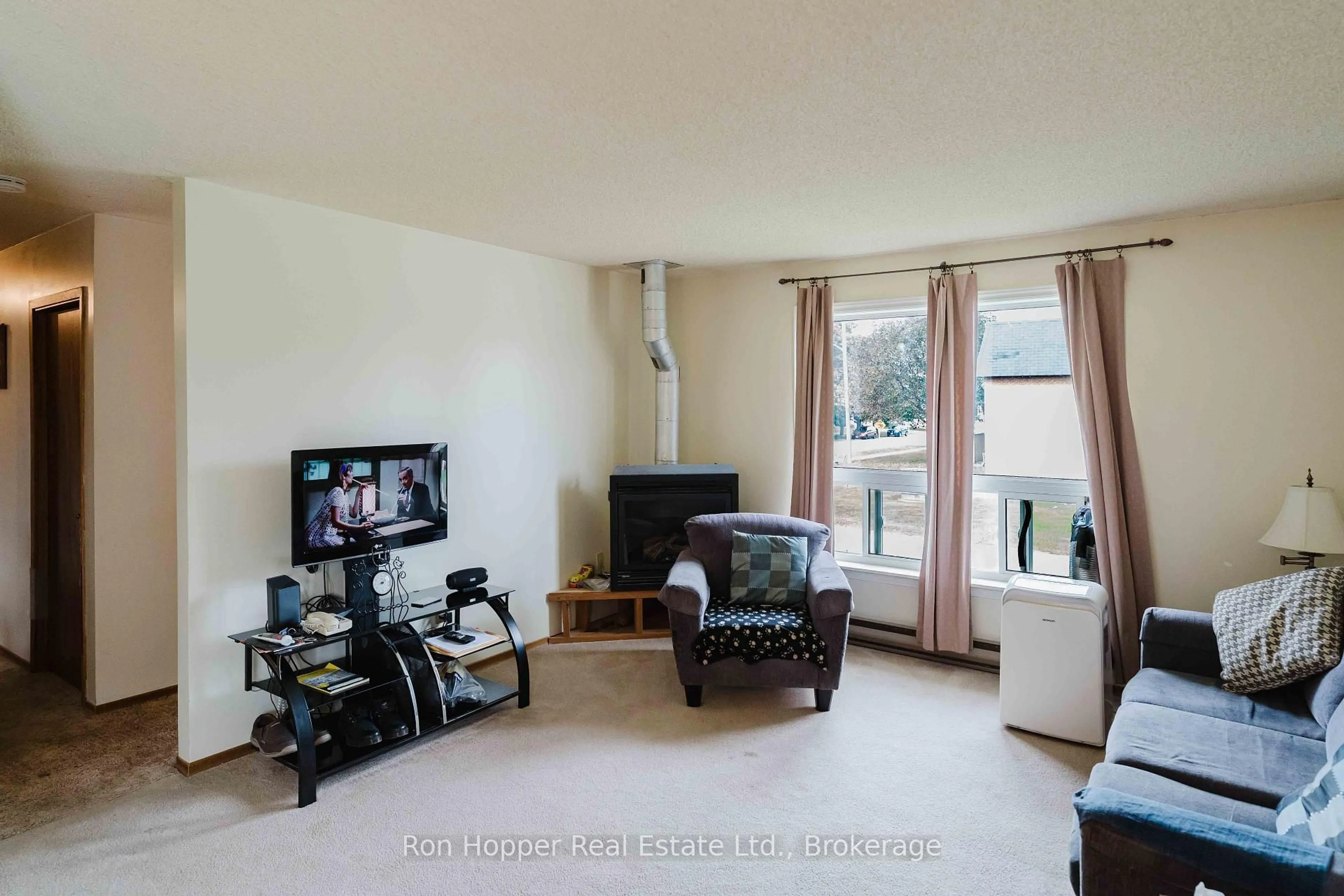 A pic of a room for 1885 9th Ave, Owen Sound Ontario N4K 3G8