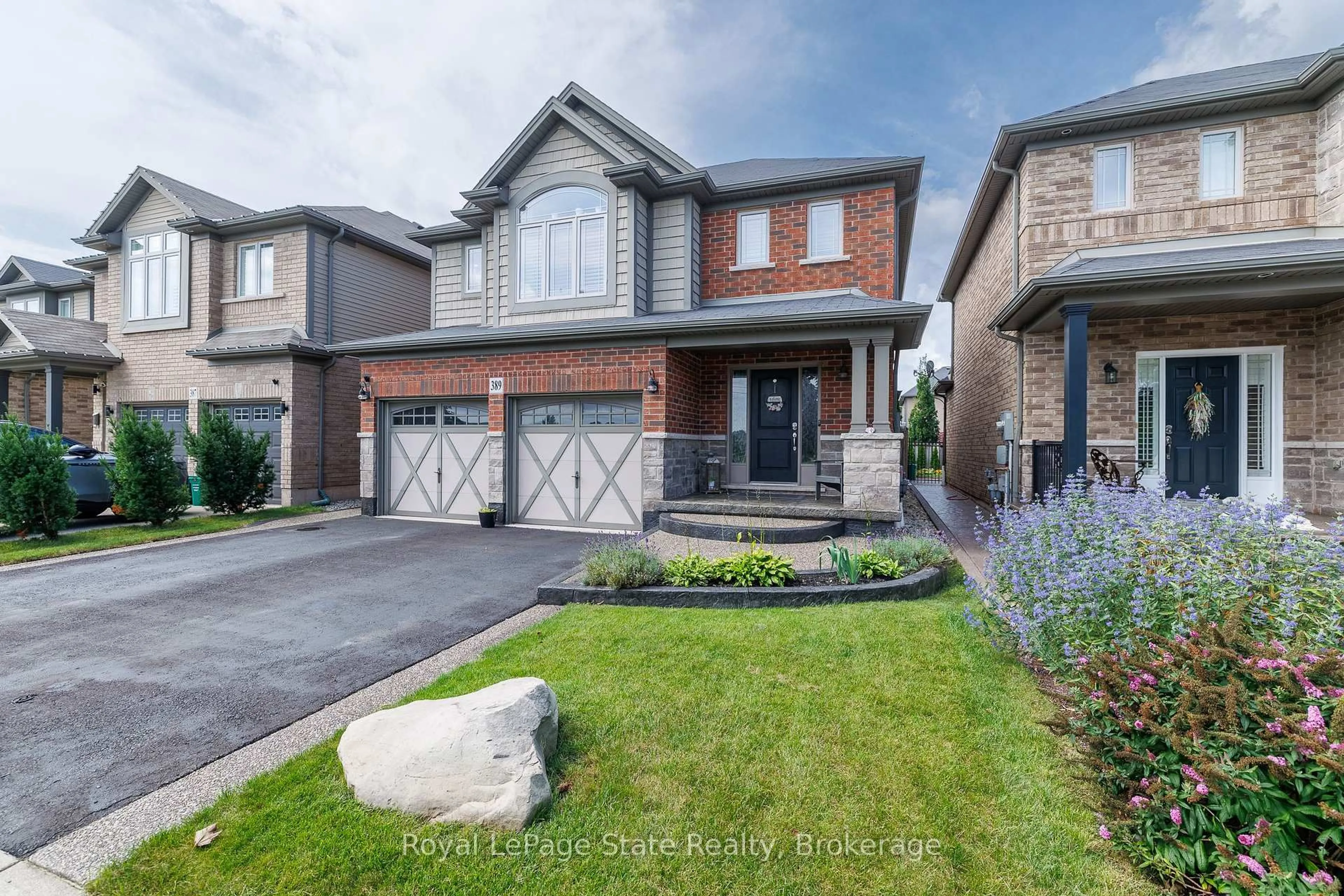 Home with brick exterior material, street for 389 Murray St, Grimsby Ontario L3M 0C7