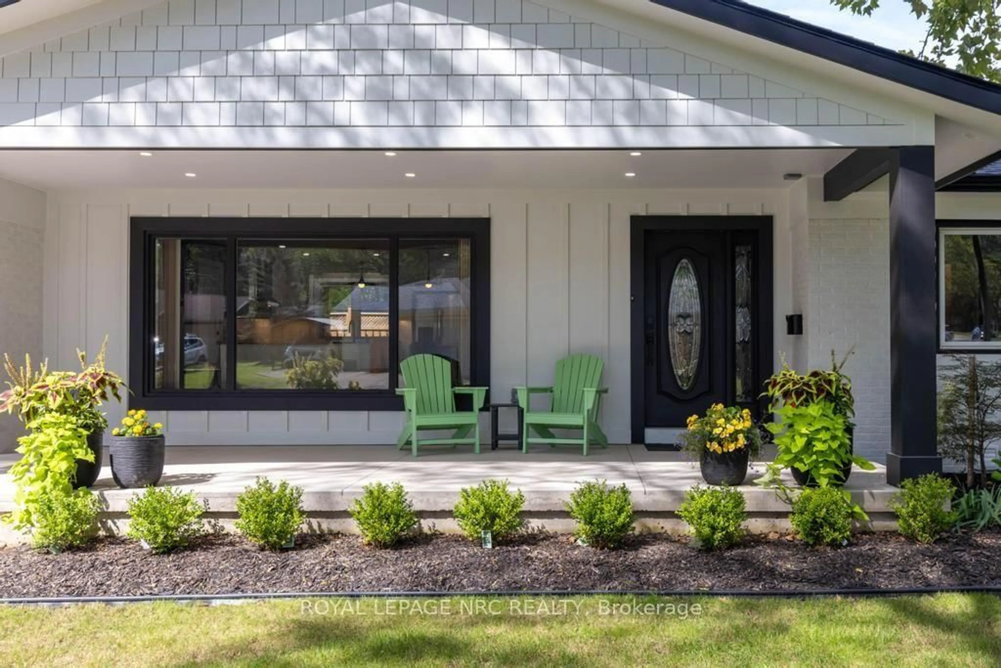 Unknown for 3 Glenayr Pl, St. Catharines Ontario L2T 2A2