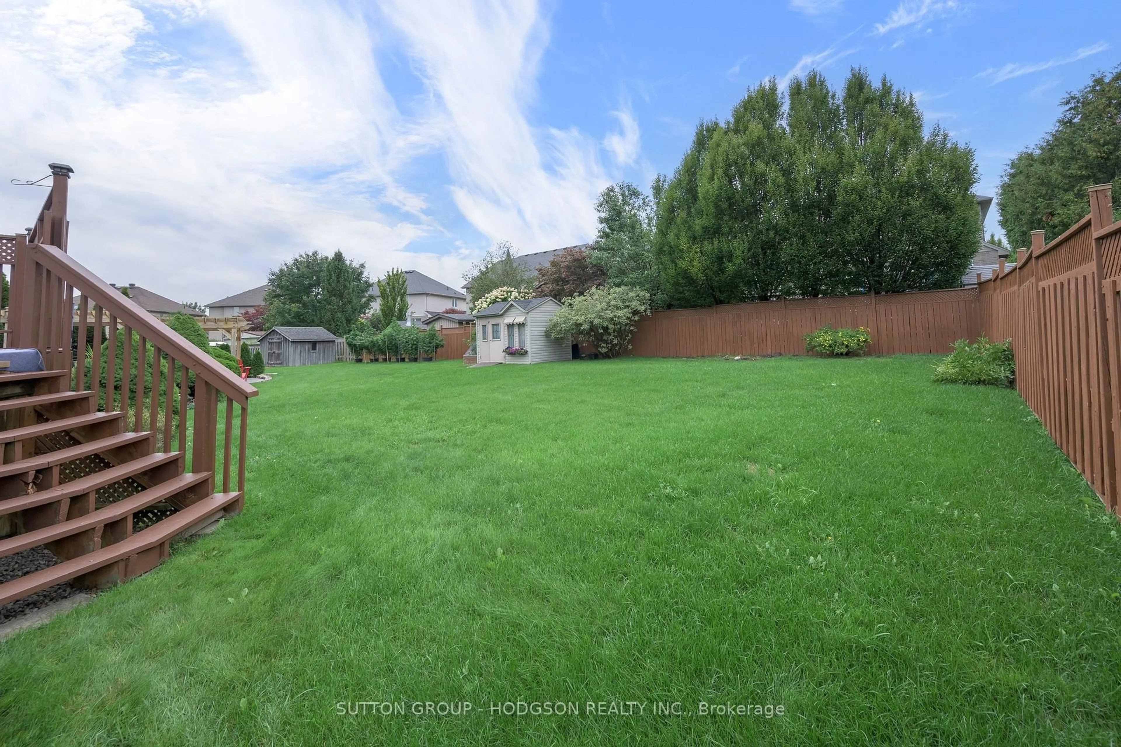 A pic from outside/outdoor area/front of a property/back of a property/a pic from drone, unknown for 703 Bramblewood Pl, London South Ontario N6K 4Y3
