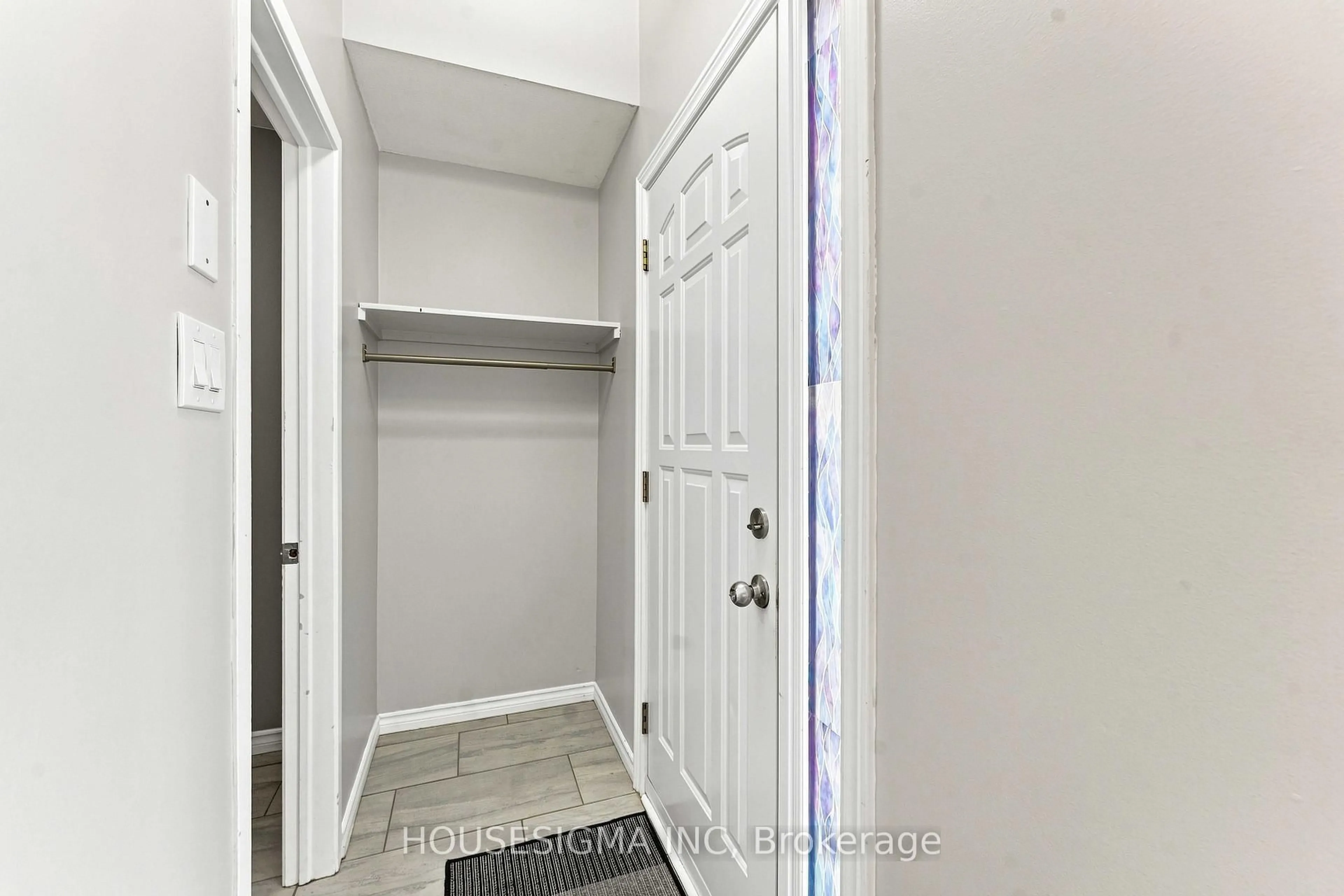 Indoor entryway for 3400 Paul Anka Dr #90, Ottawa Ontario K1V 0C9