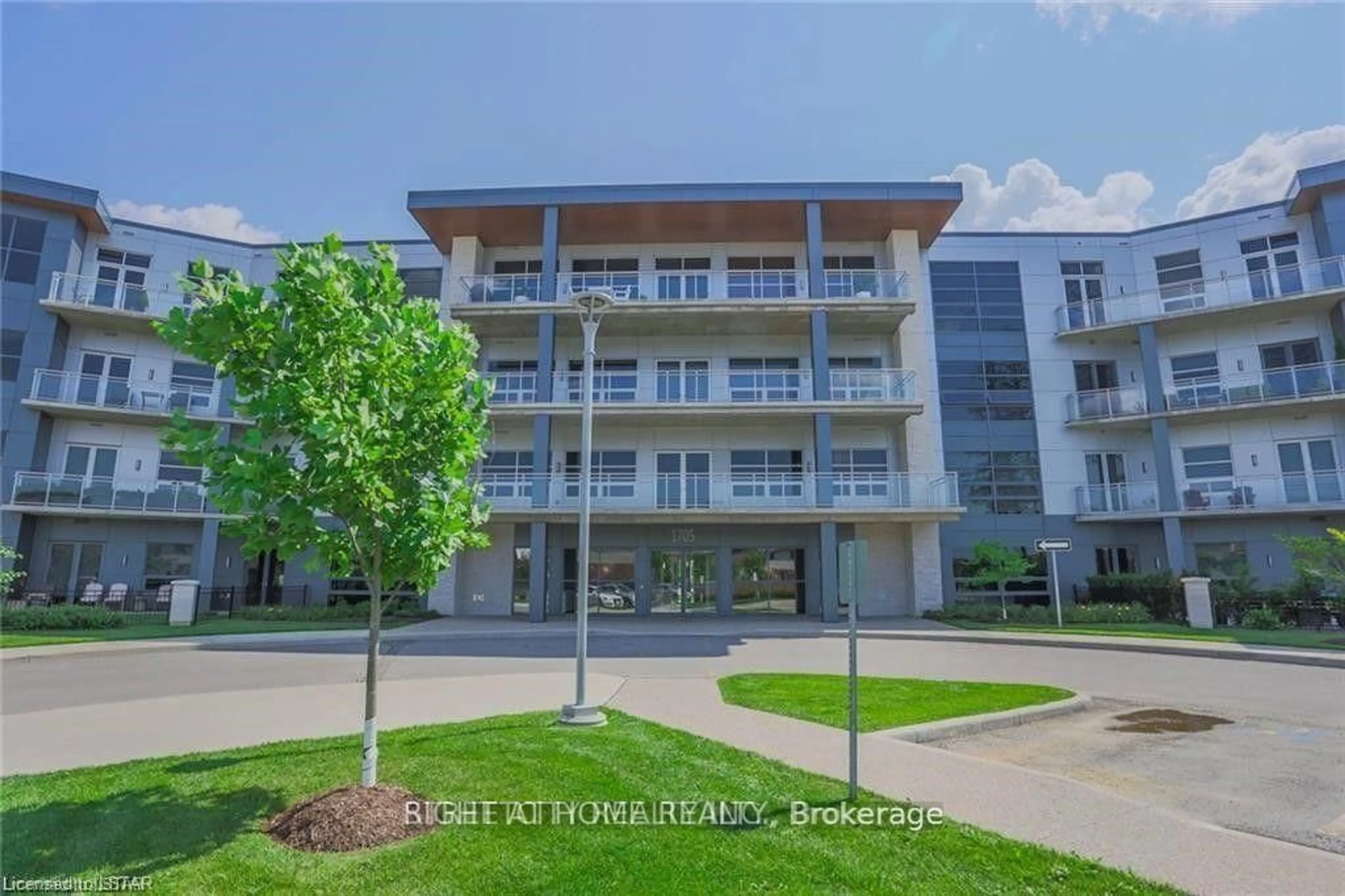 Patio, building for 1705 Fiddlehead Pl #400, London North Ontario N6G 0S1