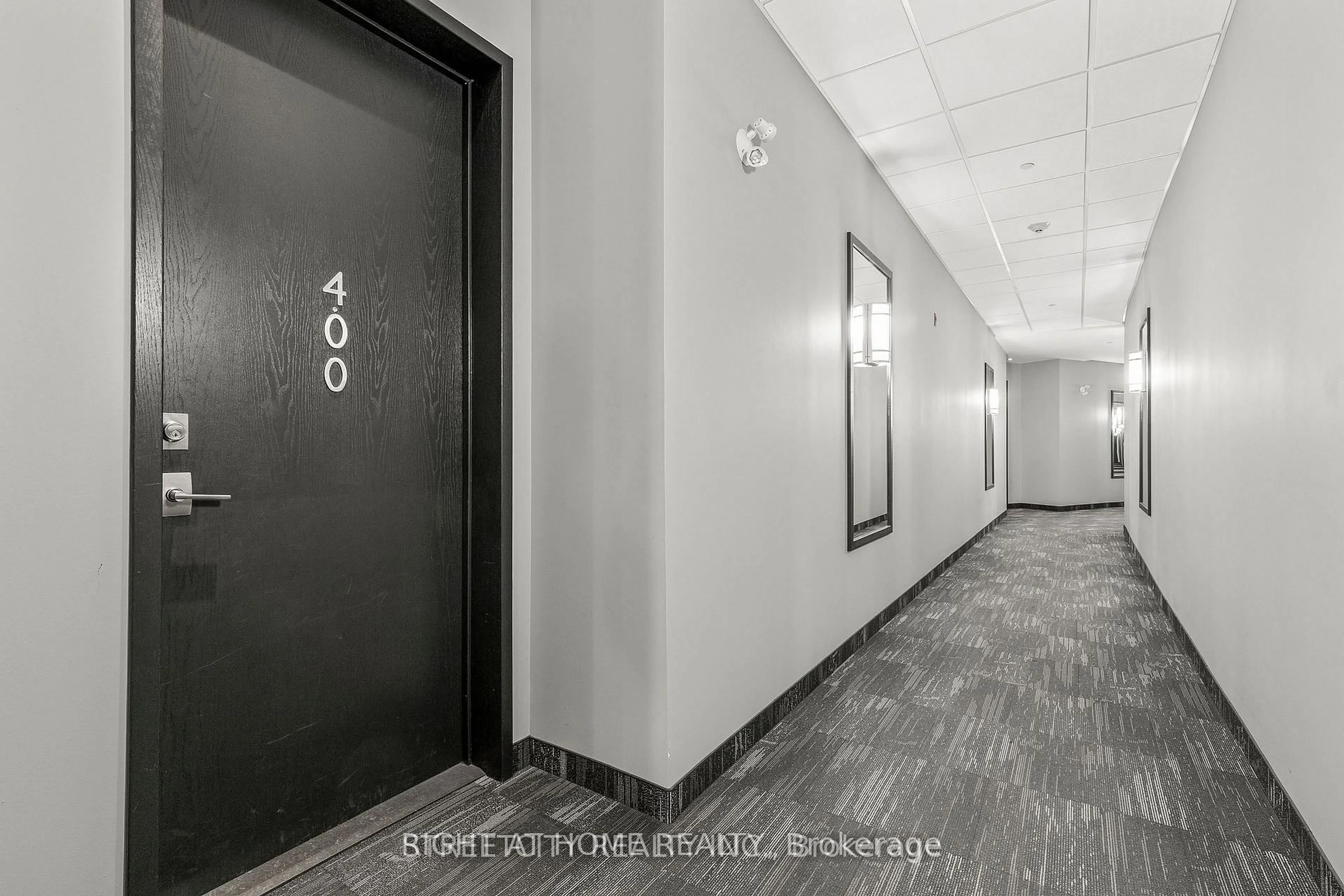 Indoor foyer for 1705 Fiddlehead Pl #400, London North Ontario N6G 0S1