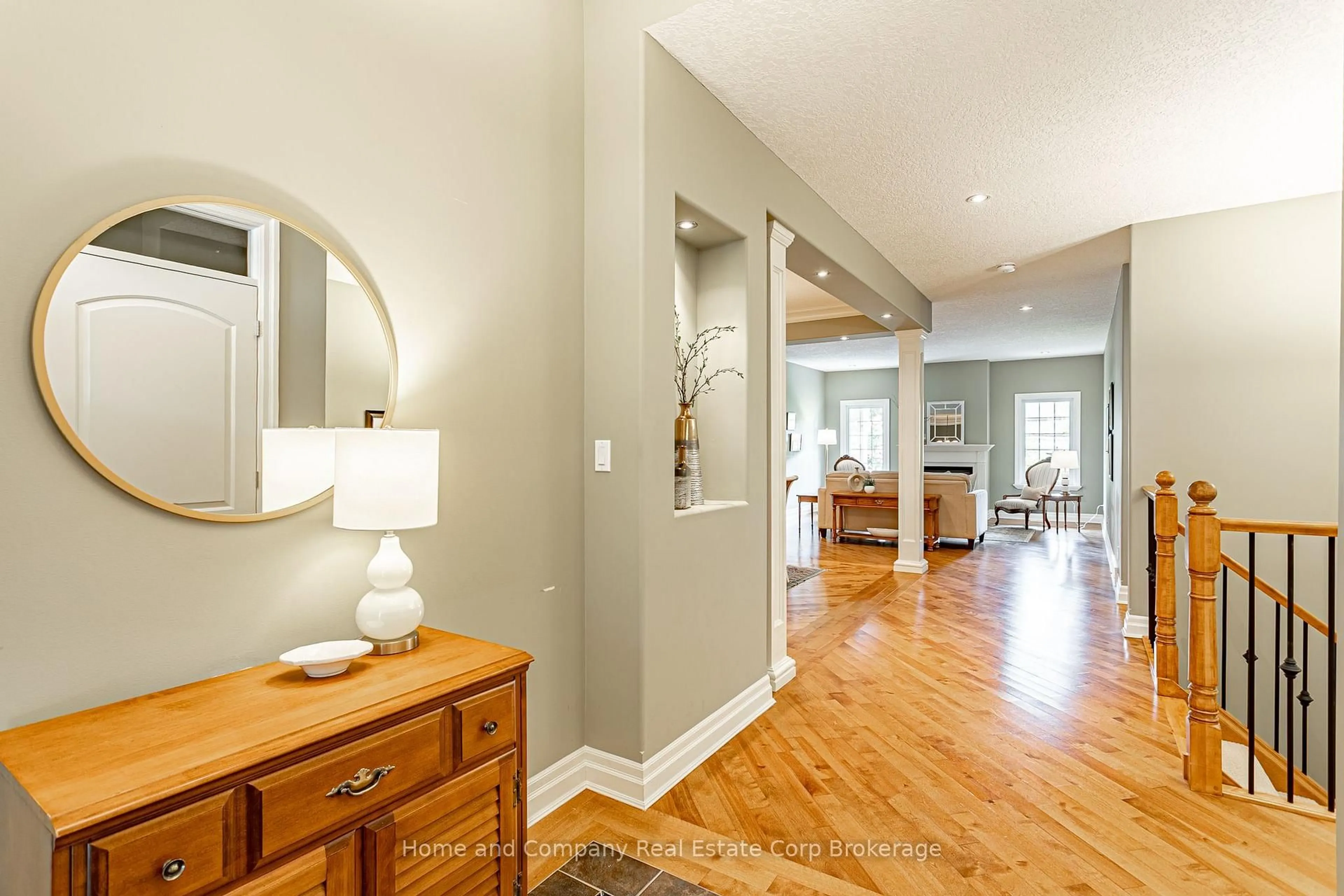 Indoor entryway for 23 North Pointe Dr, Stratford Ontario N5A 8C3
