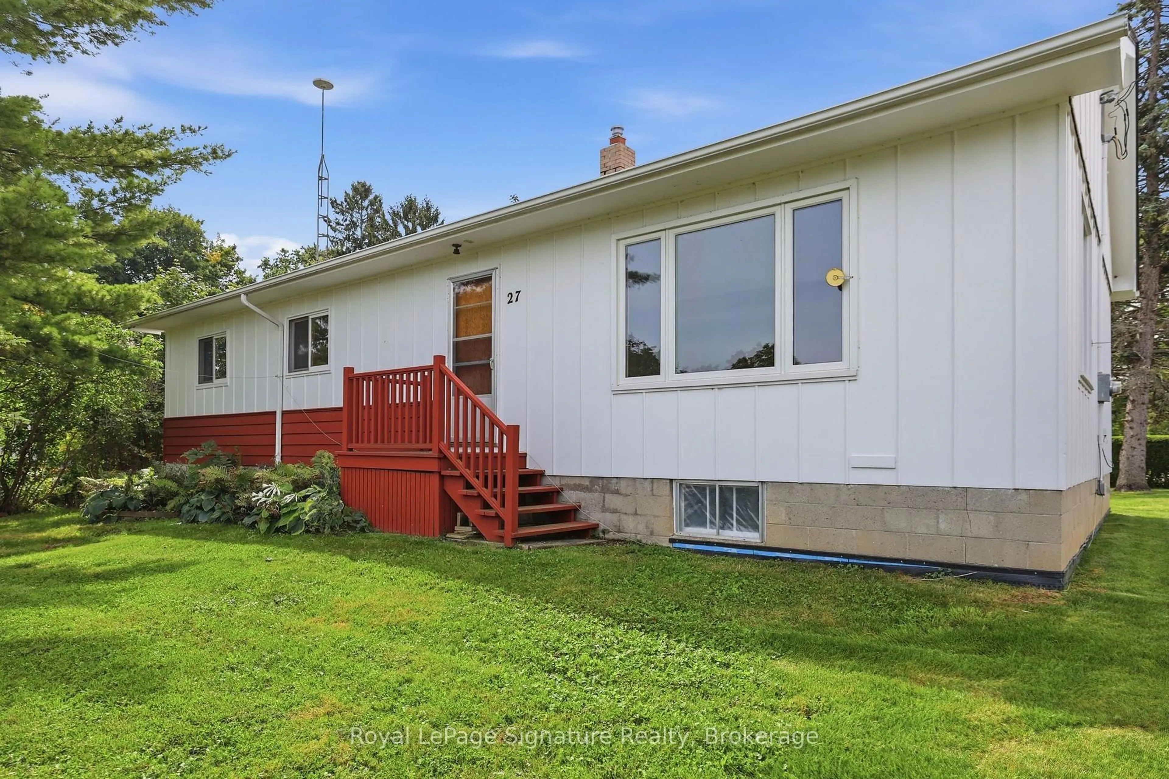 Home with vinyl exterior material, street for 27 Louisa St, Blue Mountains Ontario N0H 2P0