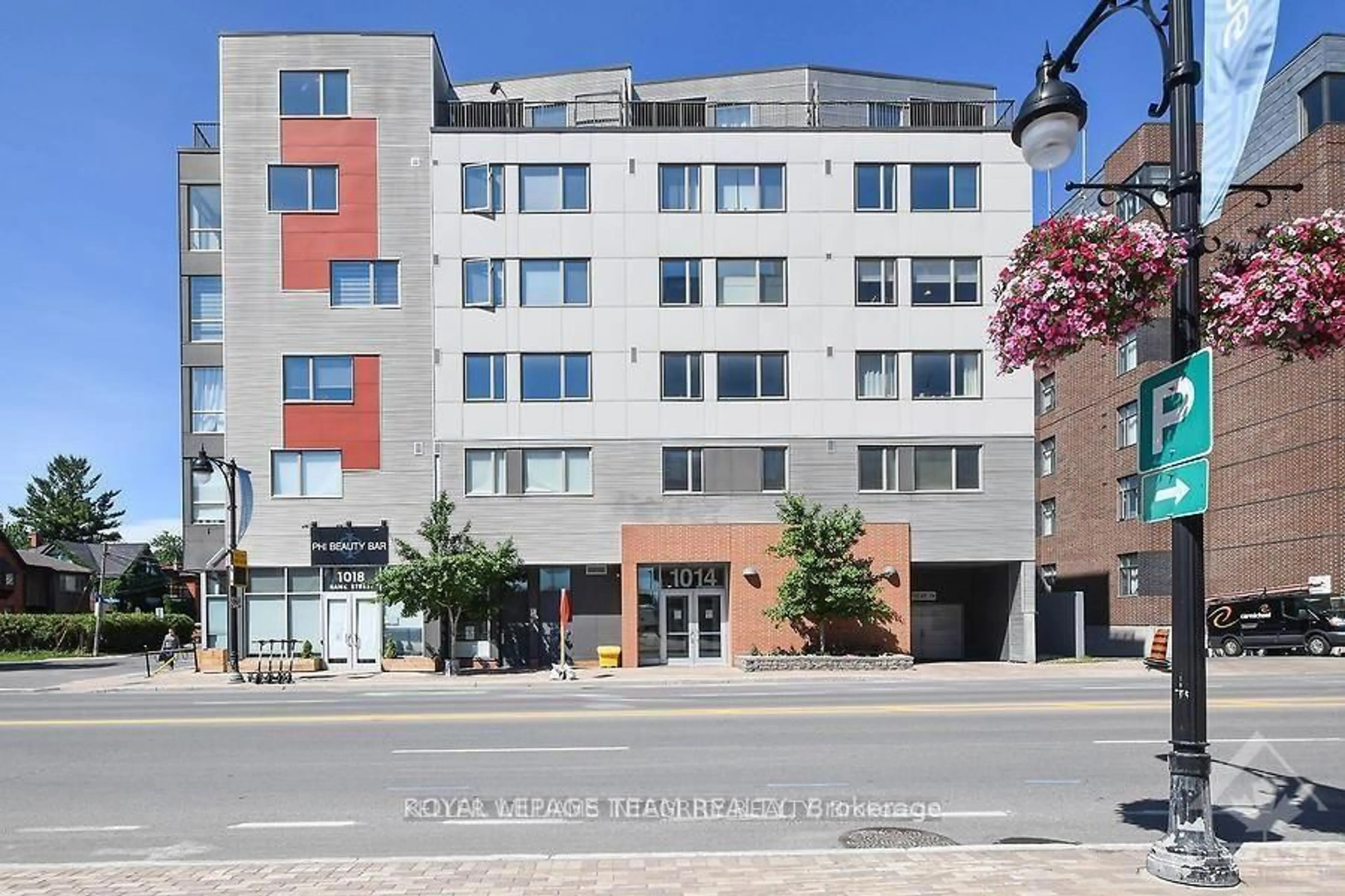 Unknown for 1014 Bank St, Ottawa Ontario K1S 3W8
