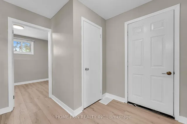 1259 Meadowlands Dr, Ottawa 4