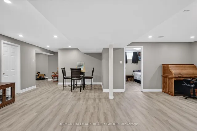 8251 Ranita Cres, Metcalfe 5