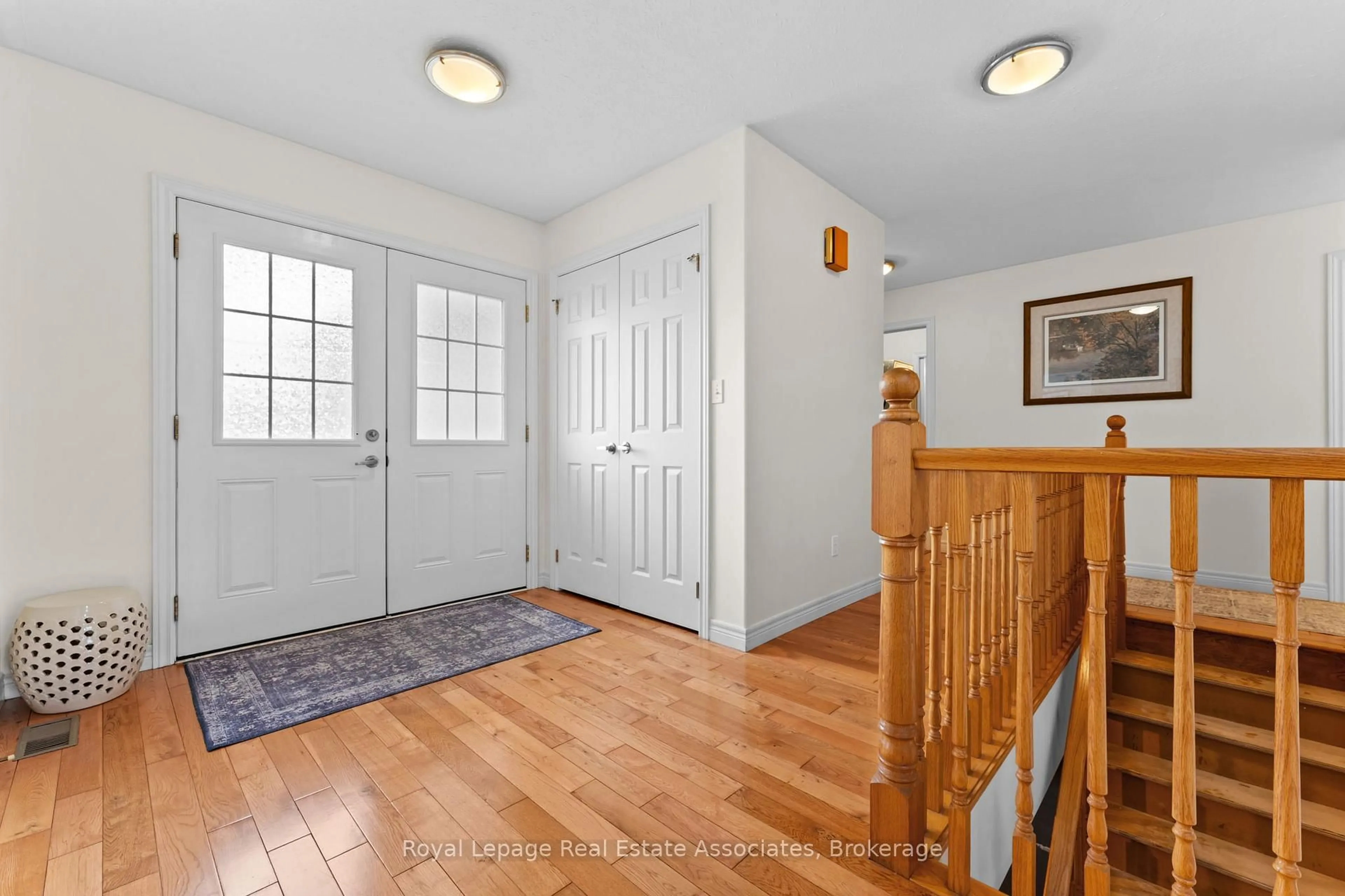 Indoor entryway for 190 Sheffield St, Southgate Ontario N0C 1B0