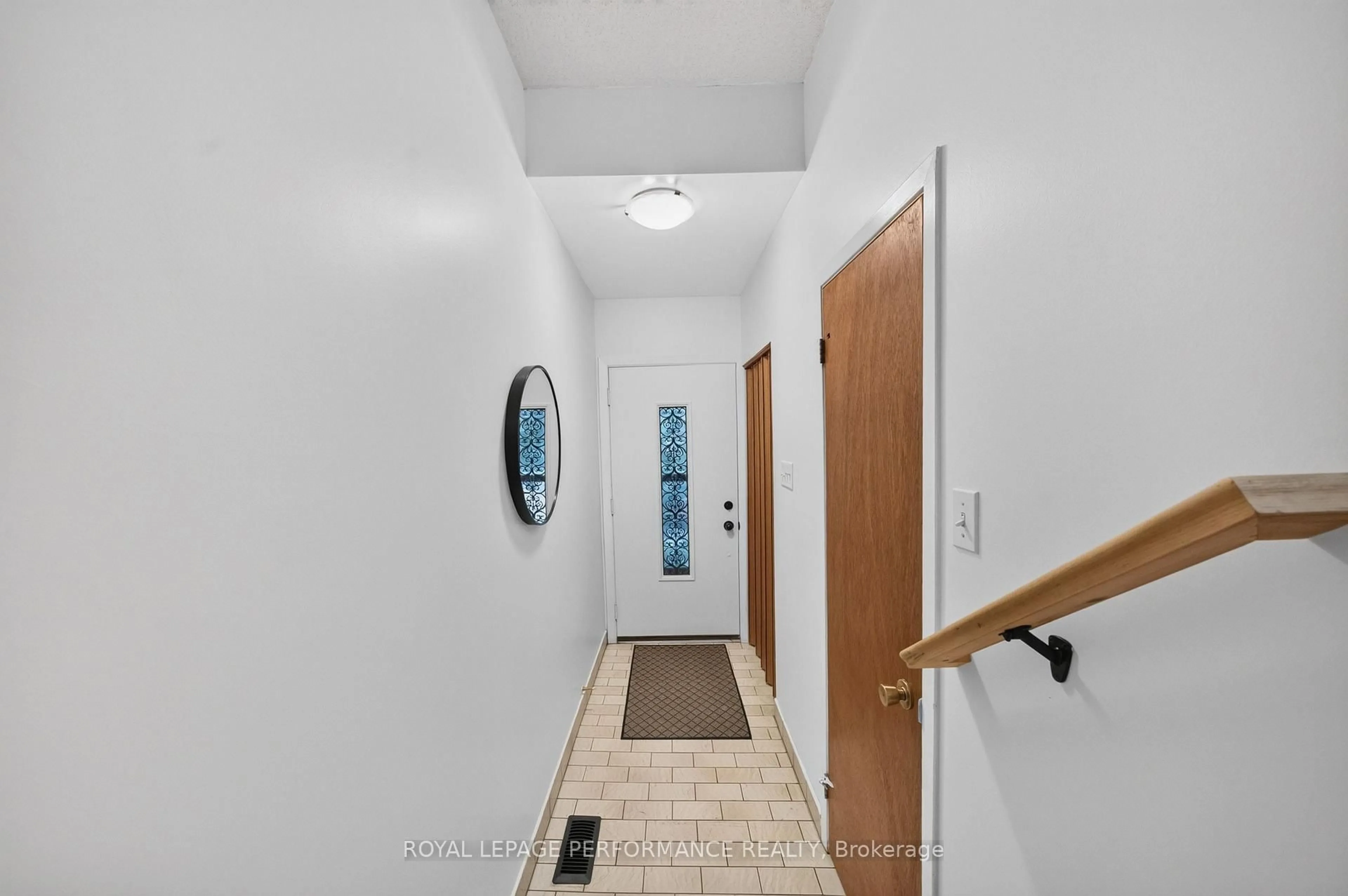 Indoor entryway for 2 Bertona St #23, Ottawa Ontario K2G 0W2