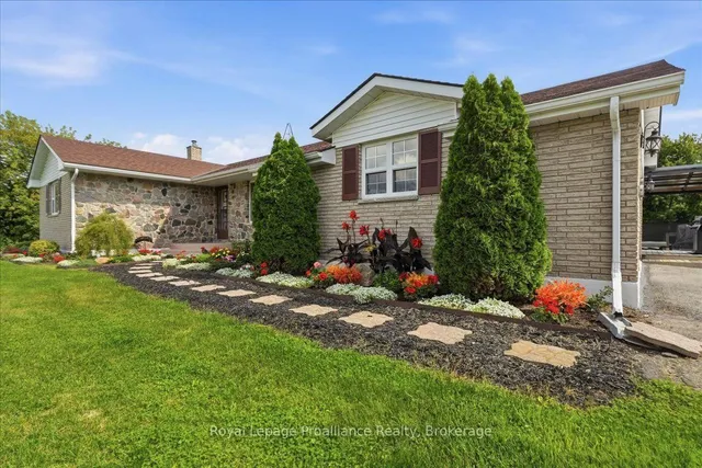 305 Valley Rd, Prince Edward County 2