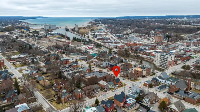902 2nd Ave, Owen Sound 2
