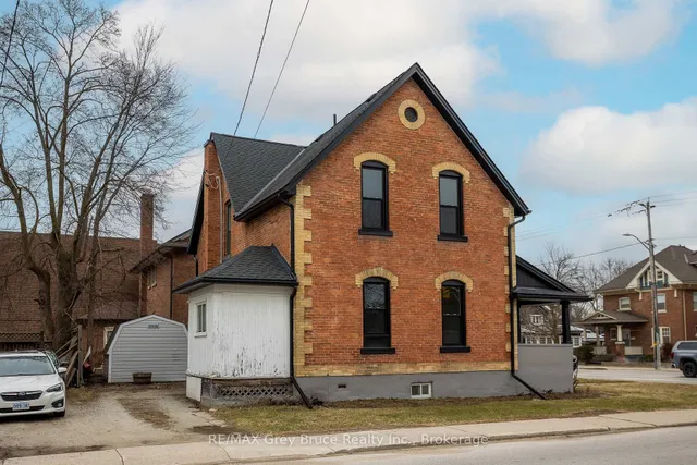 902 2nd Ave, Owen Sound 4