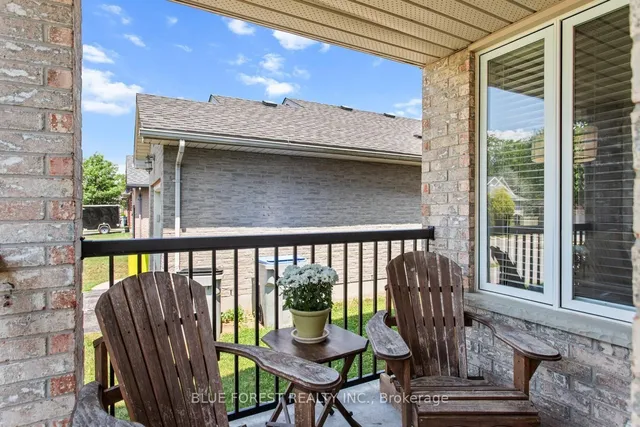 51 Hickory Blvd, Strathroy-Caradoc 2