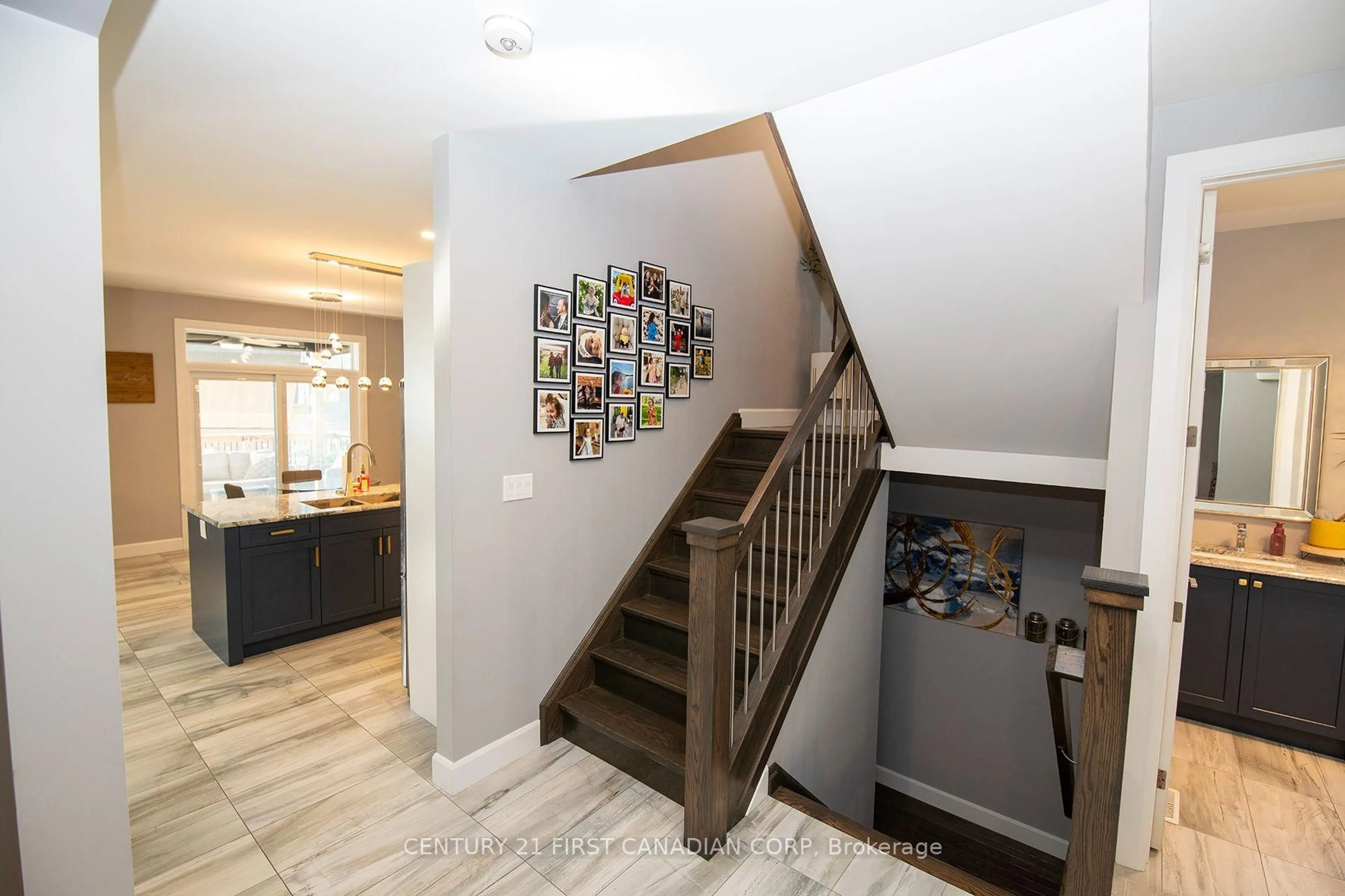Indoor entryway for 1279 Journey Cross, London North Ontario N6G 0Y3