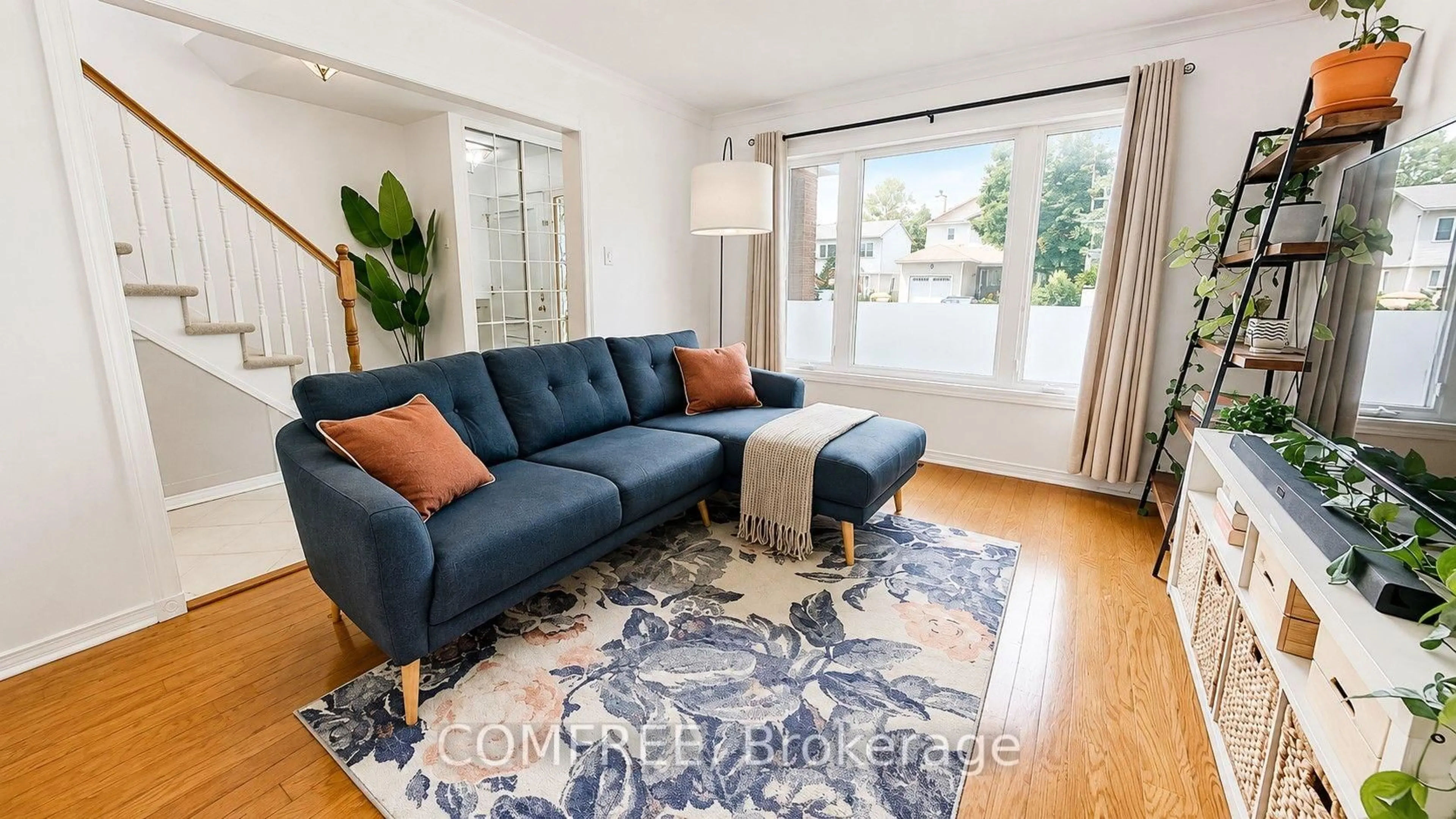 Living room with furniture, unknown for 1302 Parc Du Village St, Orleans Ontario K1C 7B1