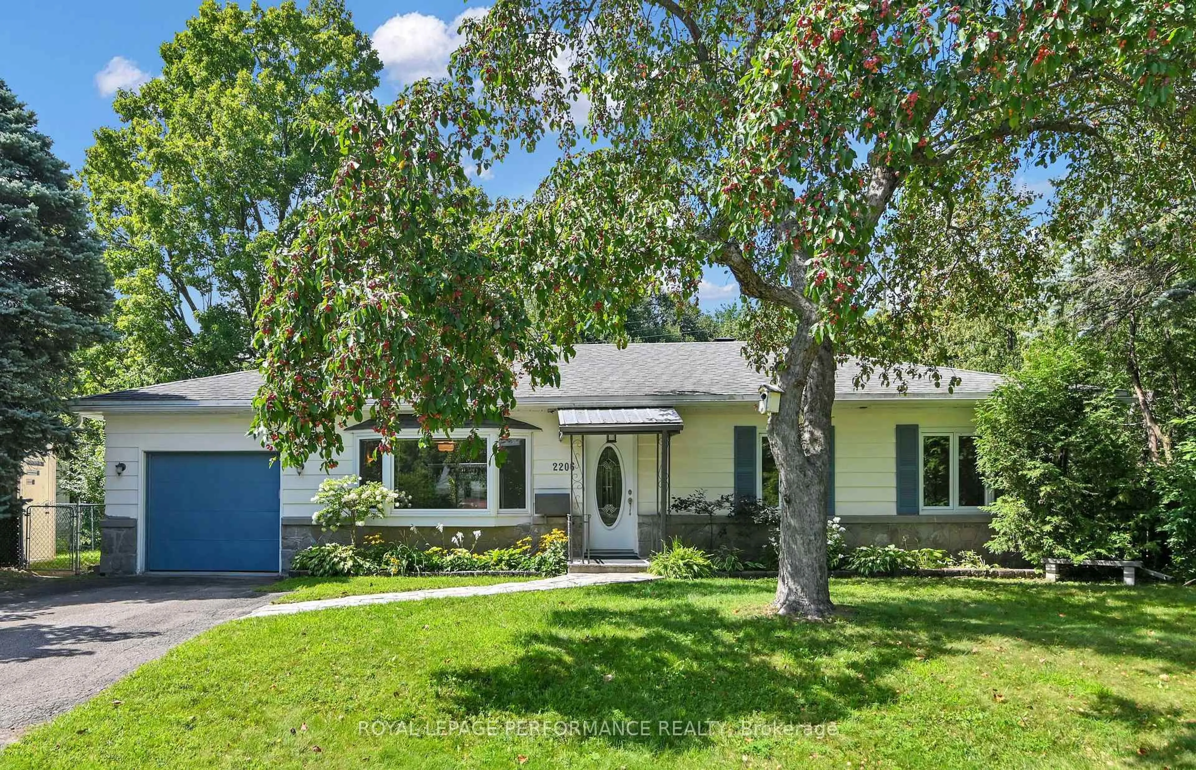 Home with vinyl exterior material, street for 2206 Hillary Ave, Ottawa Ontario K1H 7J1