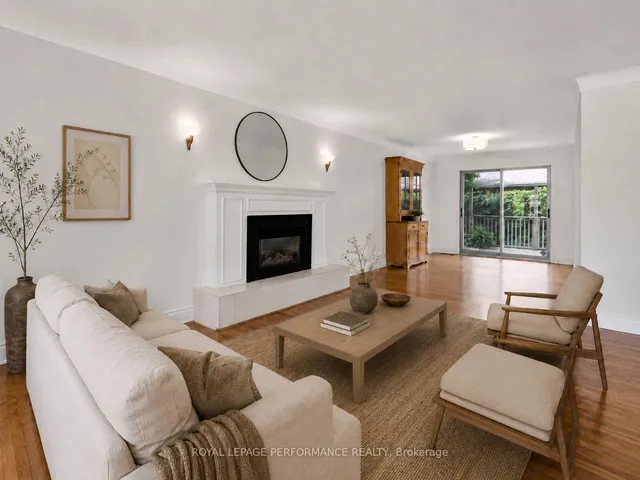 2206 Hillary Ave, Ottawa 4