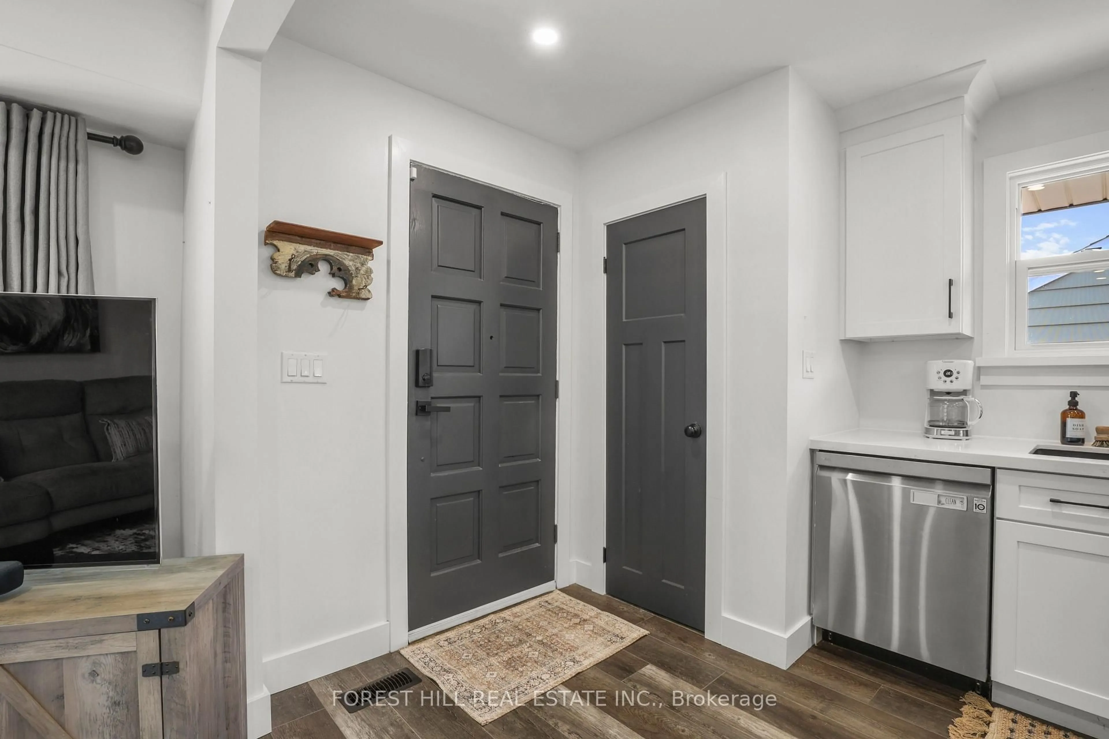 Indoor entryway for 203 Merlin Cres, London East Ontario N5W 5A2